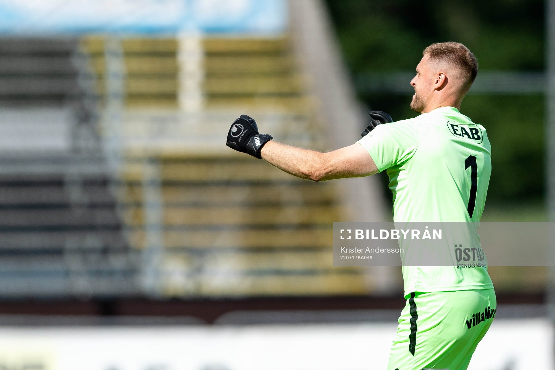 Halmstads målvakt Malkolm Nilsson Säfqvist jublar