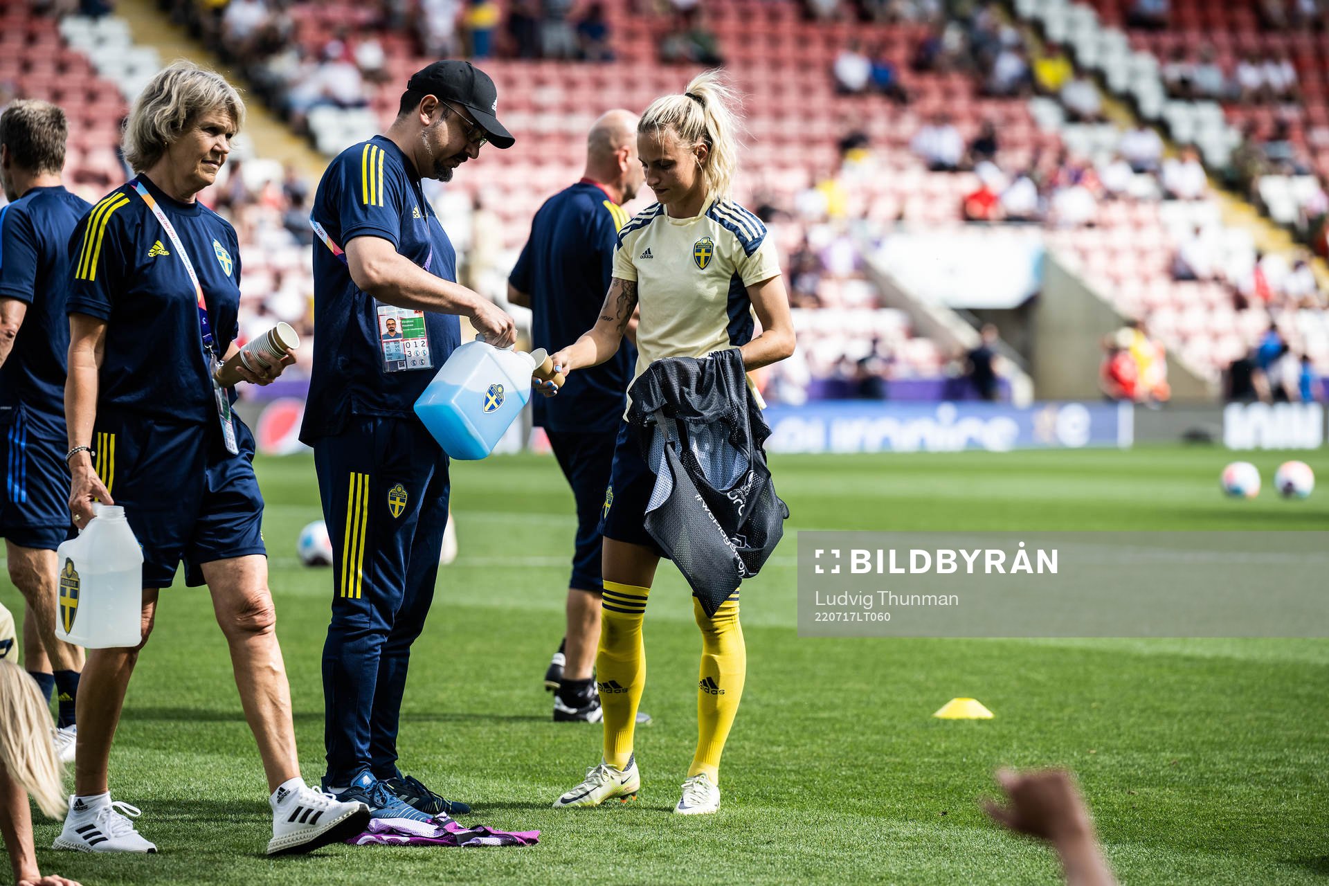 Houman Ebrahimi, doctor of Sweden with fluid replacement during the UEFA Women's Euro 2022 group stage match between Sweden and Portugal on July 17, 2022 in Leigh.