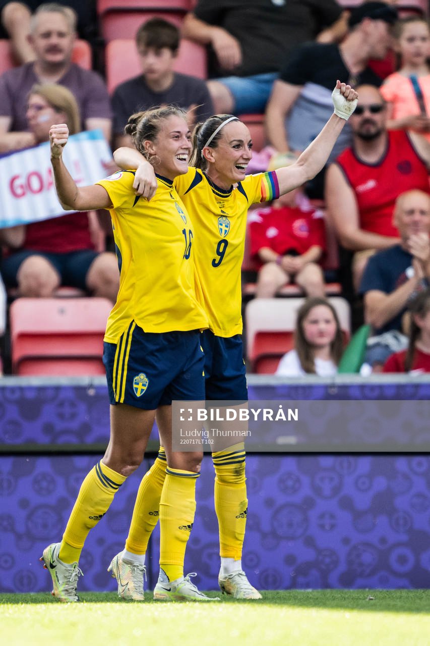 Filippa Angeldahl and Kosovare Asllani of Sweden celebrate
