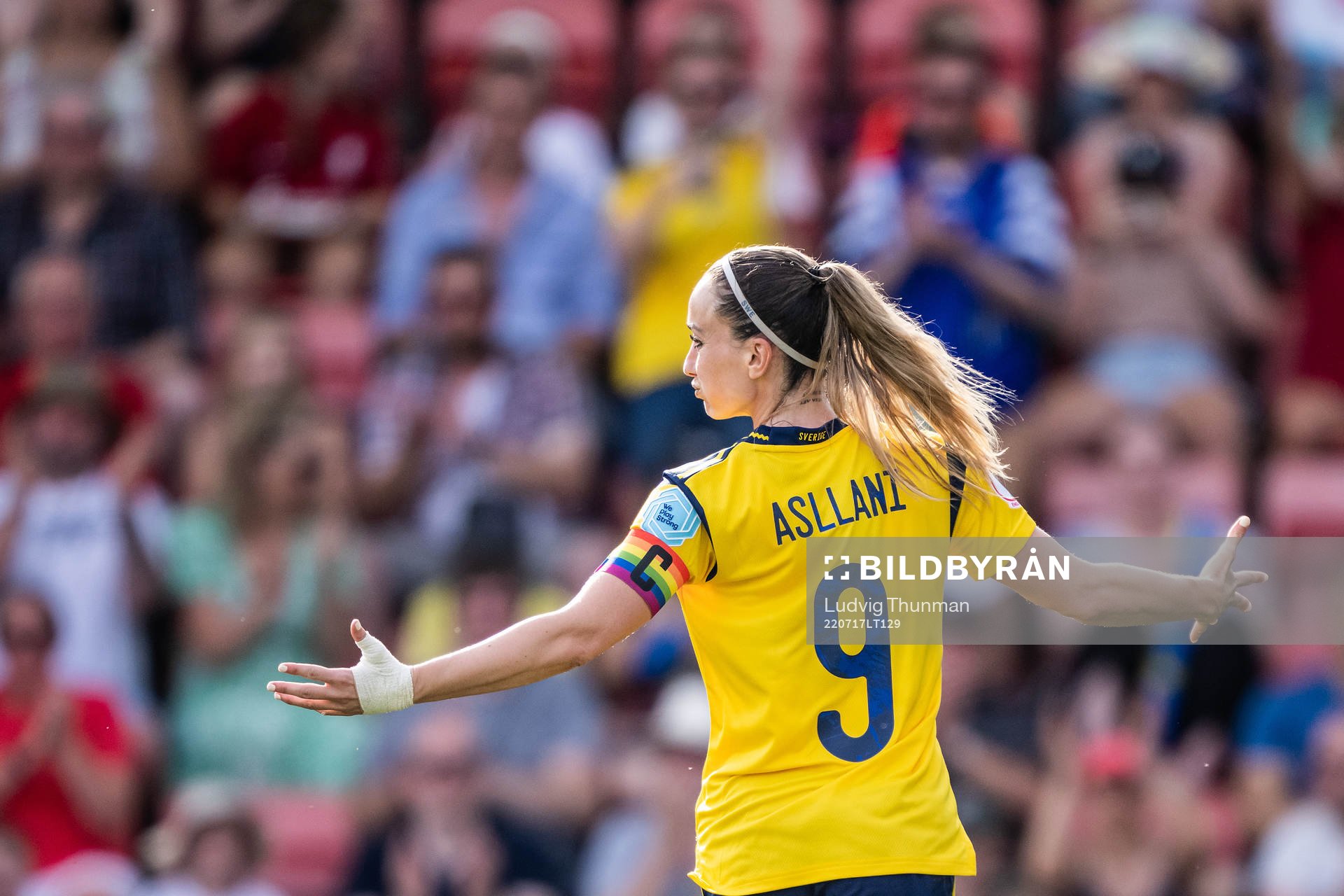 Kosovare Asllani of Sweden celebrates scoring 4-0