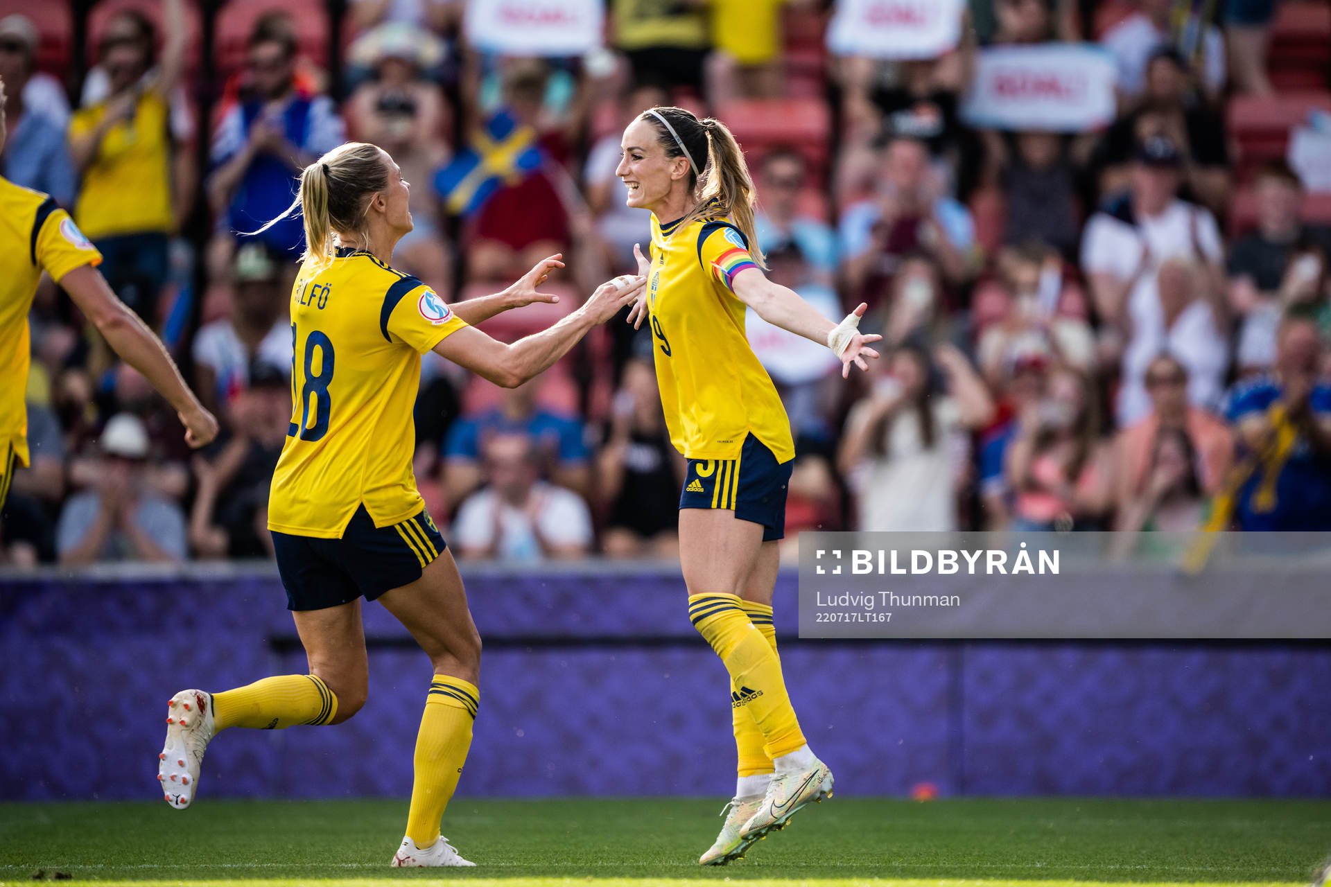 Fridolina Rolfö and Kosovare Asllani of Sweden celebrate