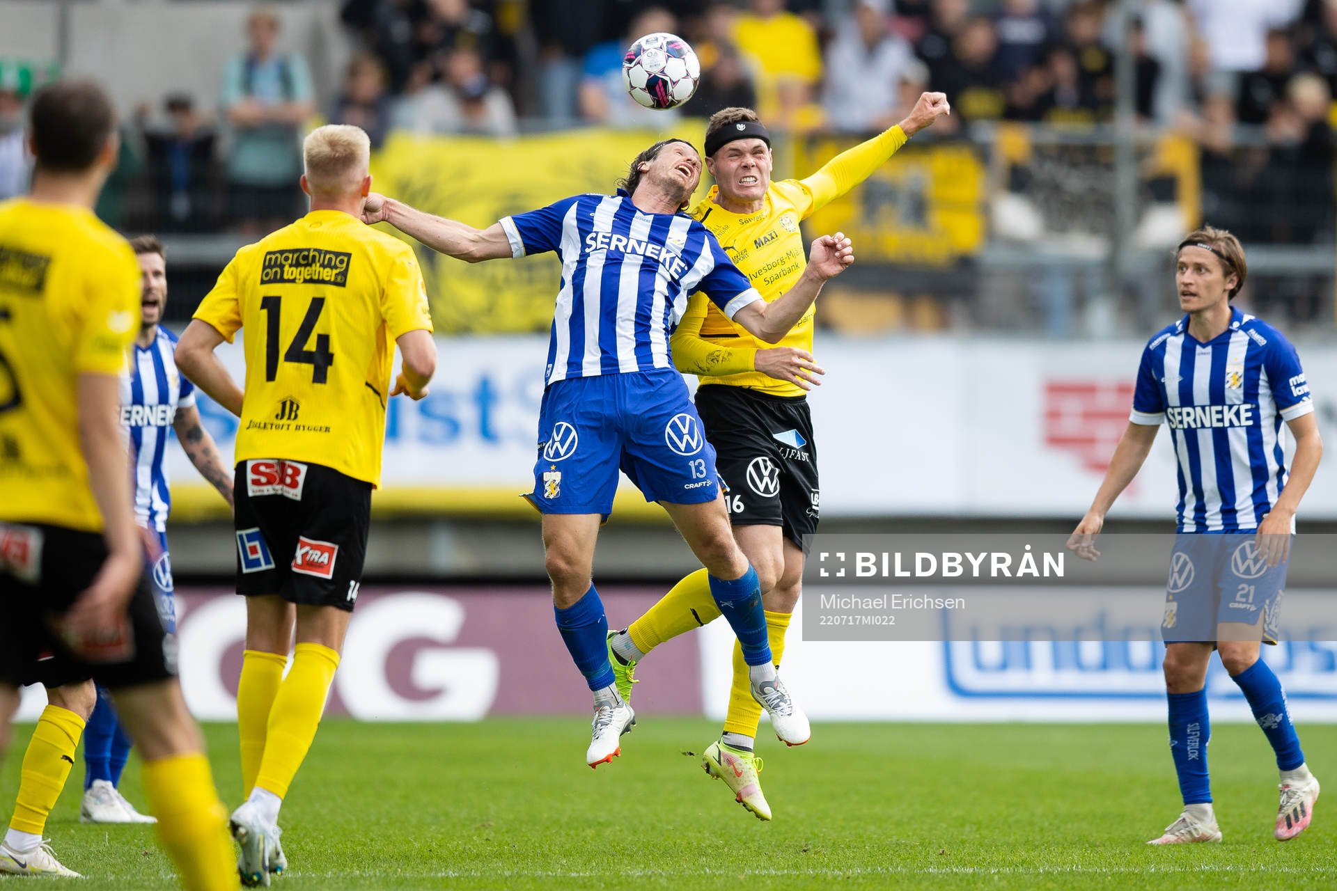IFK Göteborgs Gustav Svensson och Mjällbys Jacob