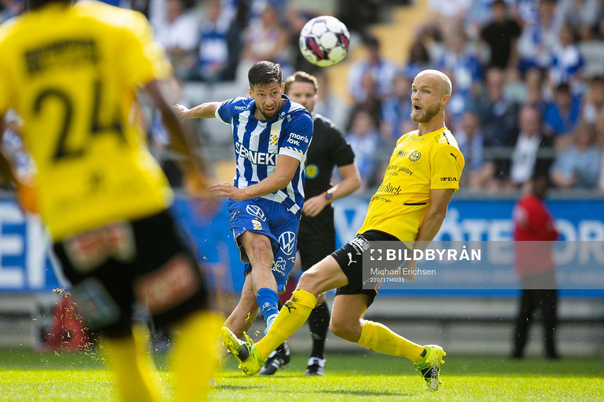 IFK Göteborgs Kevin Yakob med ett skott