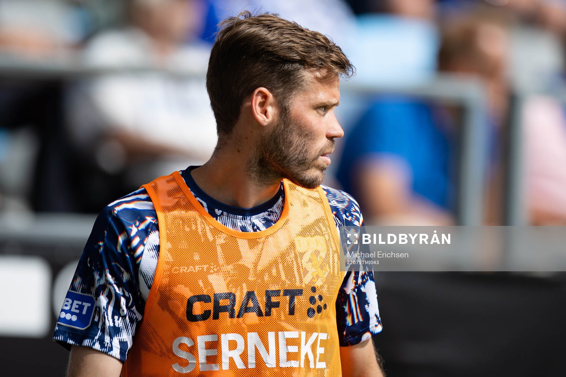 IFK Göteborgs Emil Salomonsson värmer upp