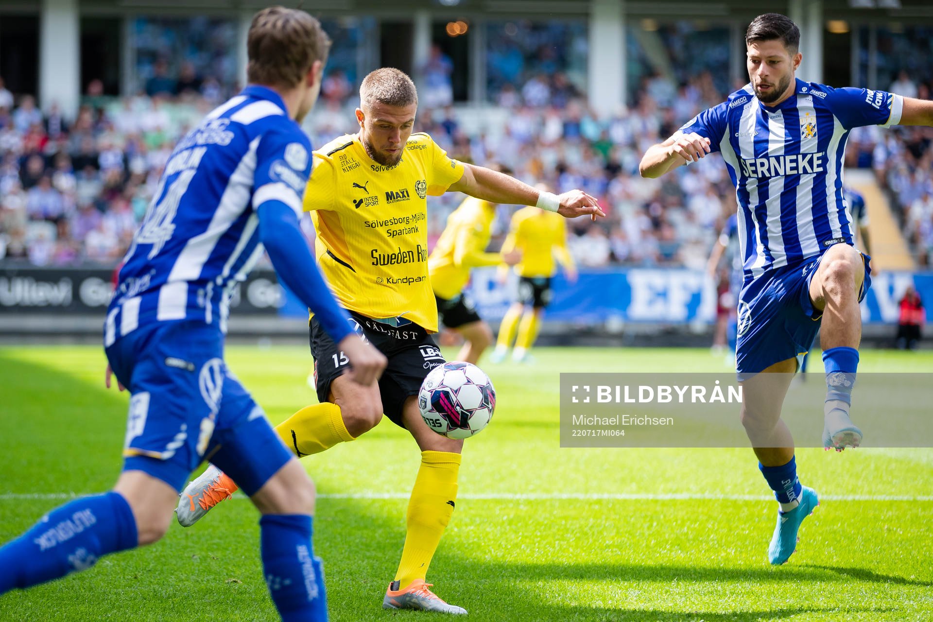 Mjällbys Ivan Kričak och IFK Göteborgs Gustaf Norlin och