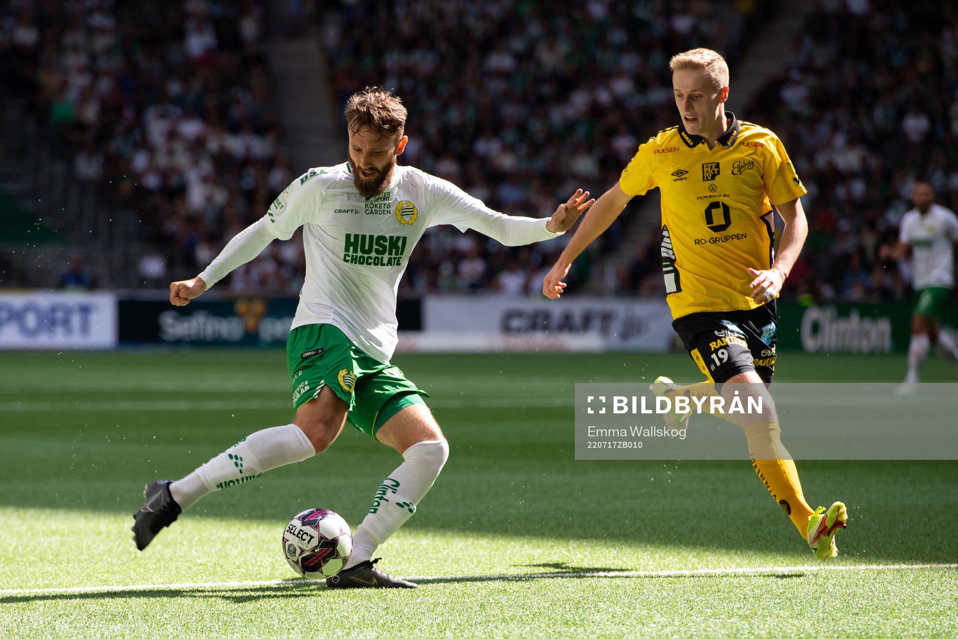 Hammarbys Simon Sandberg och Elfsborgs Jeppe Møldrup Okkels