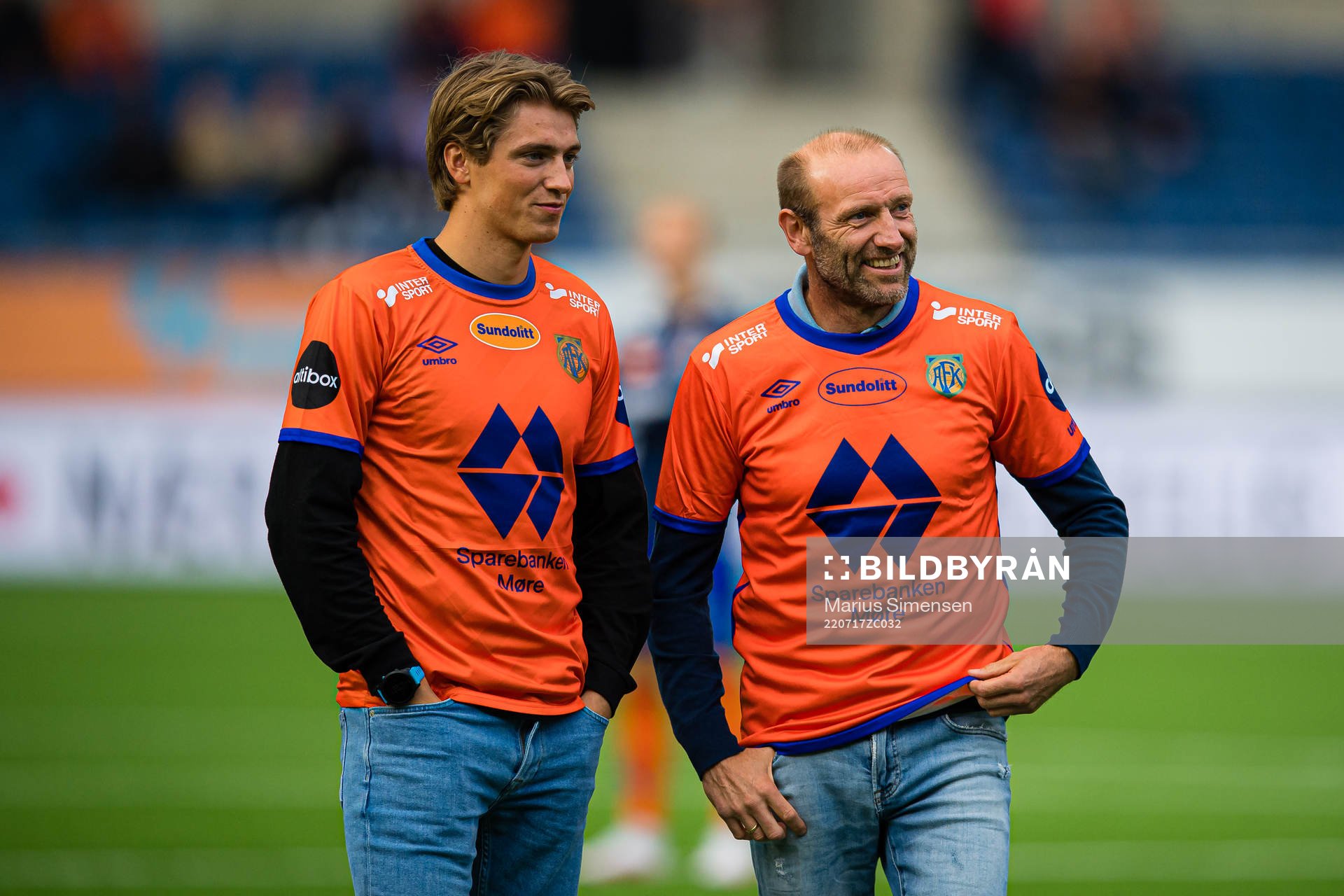 Lars Agnar Hjelmeset and Odd-Bjørn Hjelmeset during a half-time break show during the Eliteserien match between Aalesund and Rosenborg on July 17, 2022 in Ålesund.