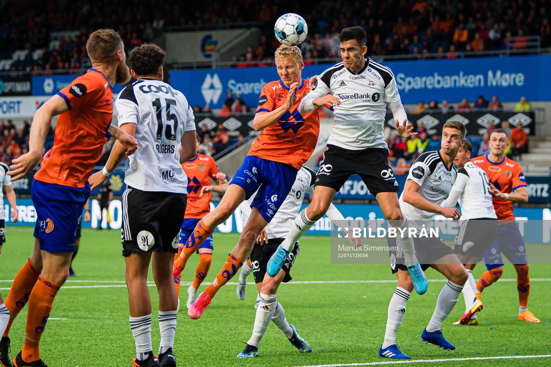 Kristoffer Ramos Barmen of Aalesund and Renzo Giampaoli of