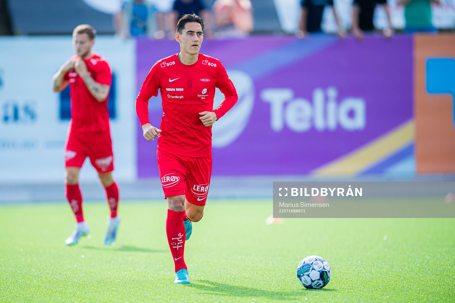 Svenn Crone of Brann warms up
