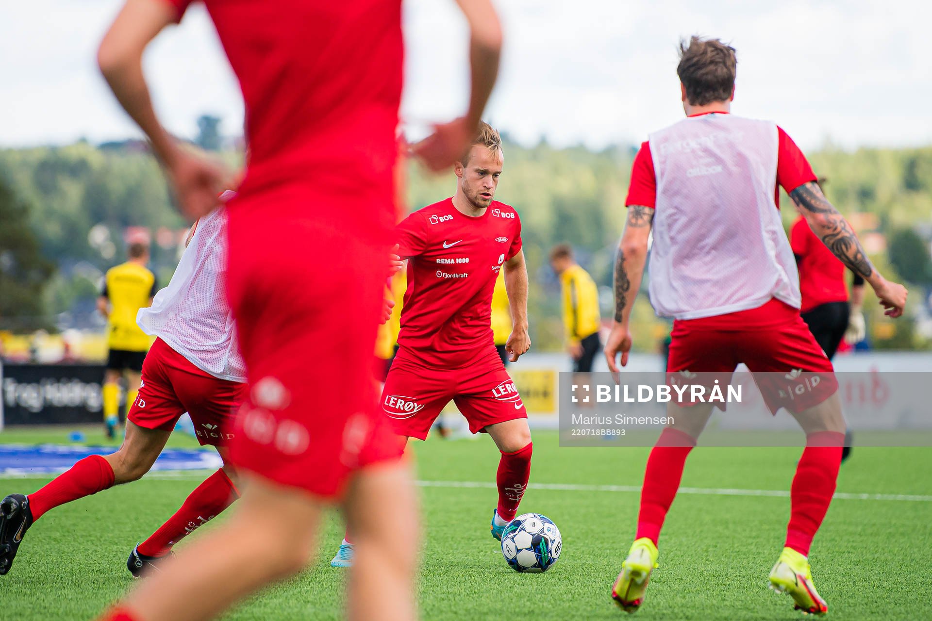 Bård Finne of Brann warms up