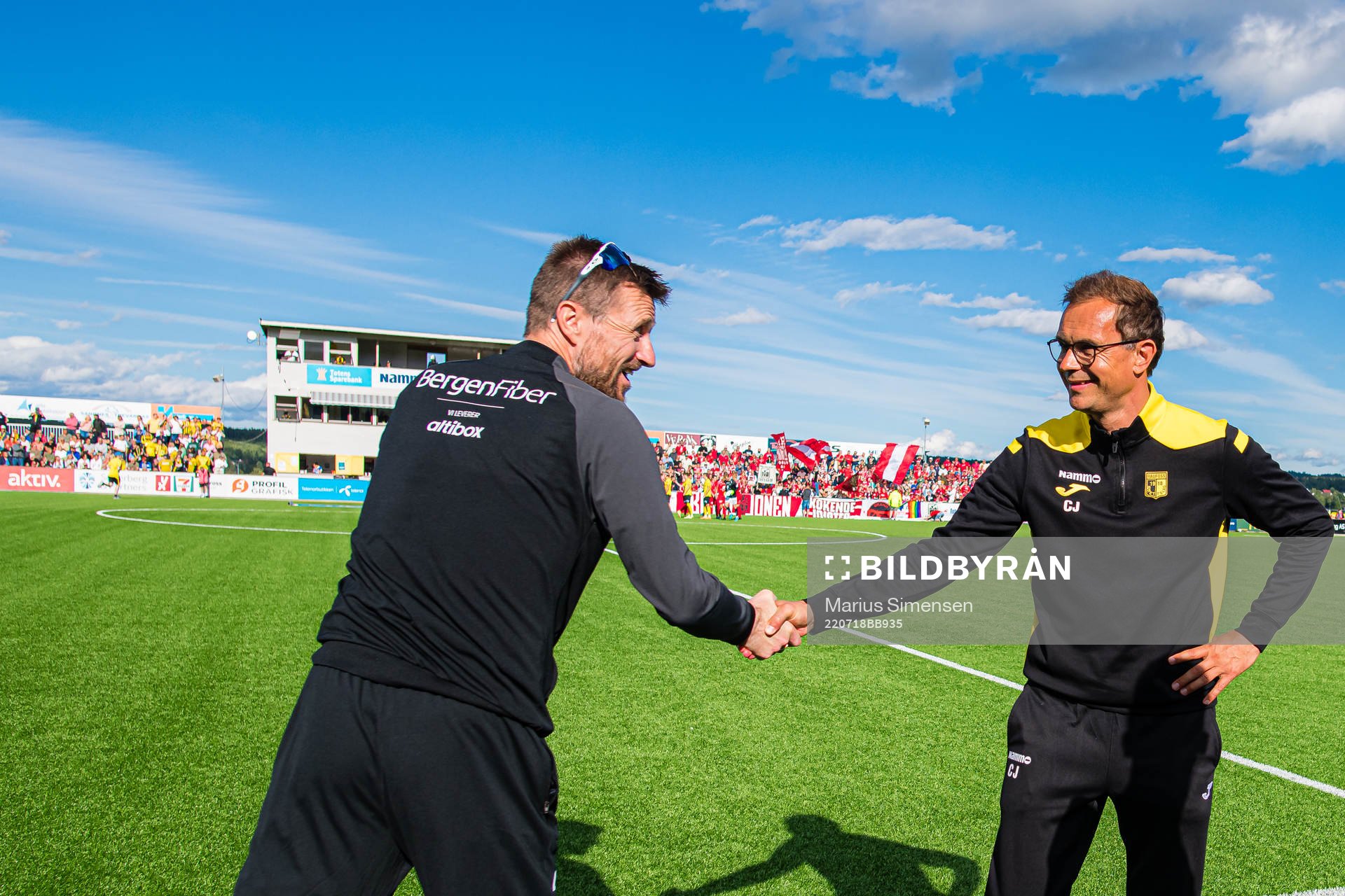 Eirik Horneland, head coach of Brann, and Christian Johnsen, head coach of Raufoss, ahead of the OBOS-ligaen match between Raufoss and Brann on July 18, 2022 in Raufoss.