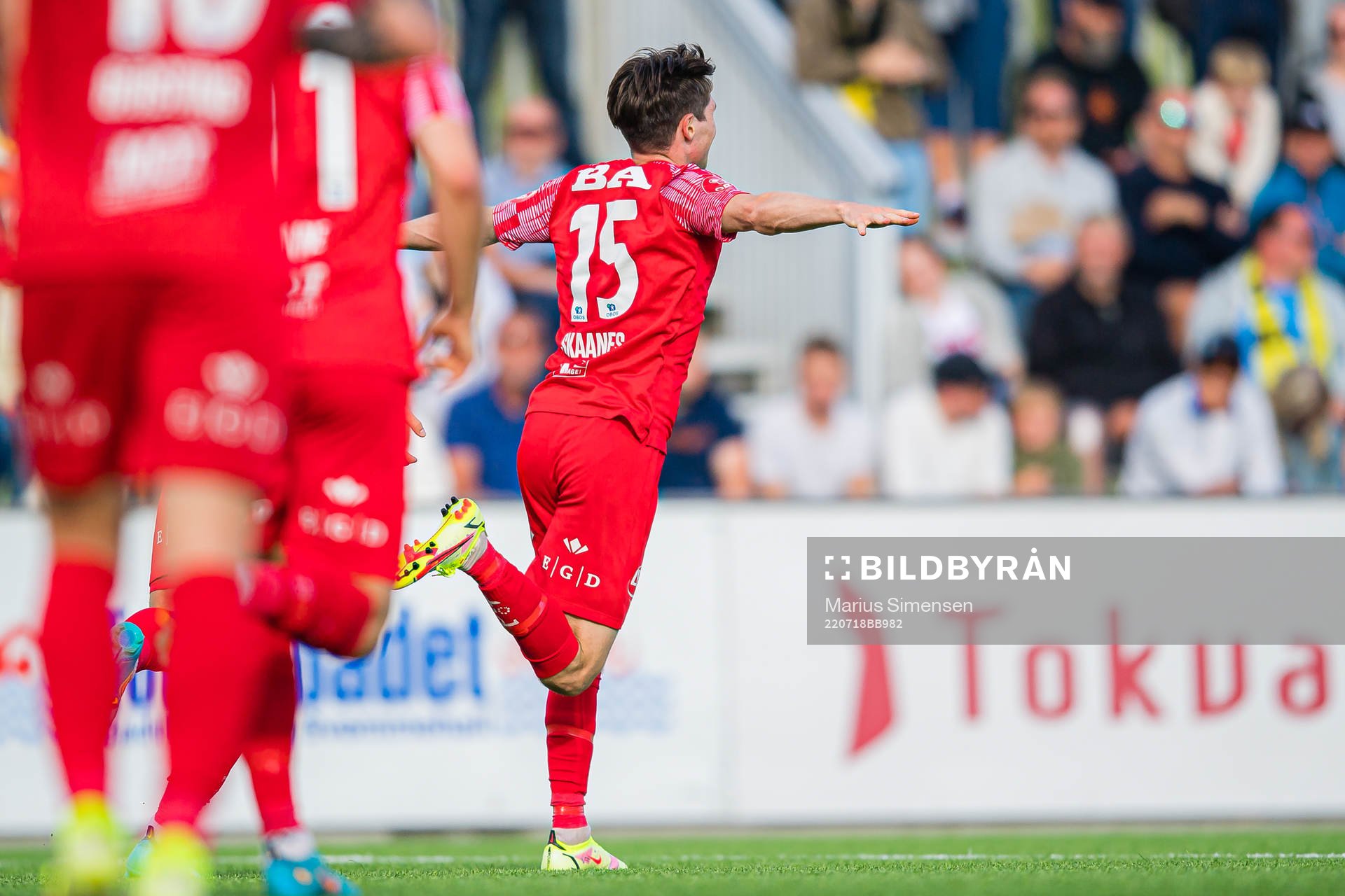 Kasper Holmboe Skaanes of Brann celebrates