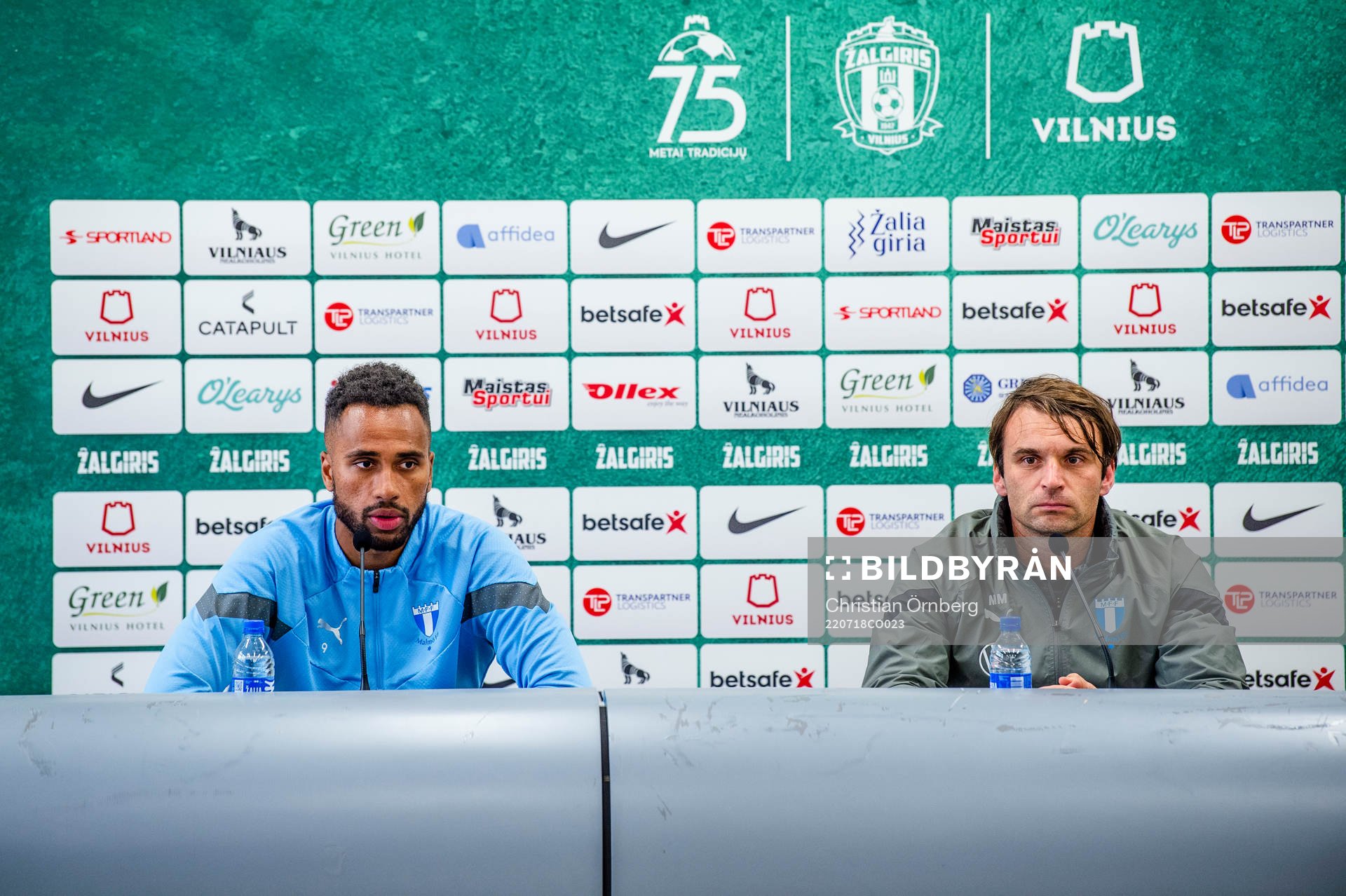 Isaac Kiese Thelin and coach Milos Milojevic