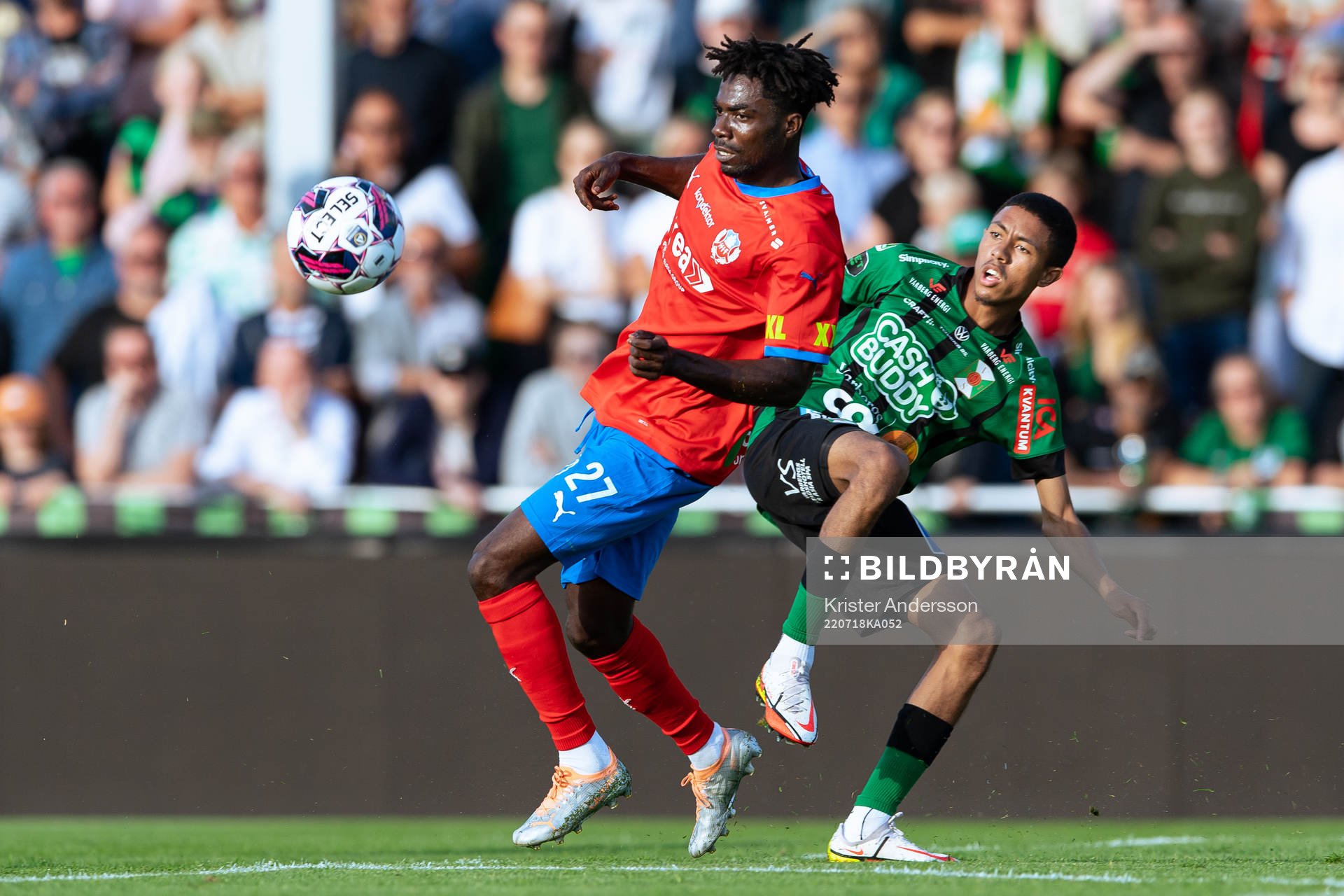 Helsingborgs Benjamin Acquah och Varbergs Teshreeq Matthews