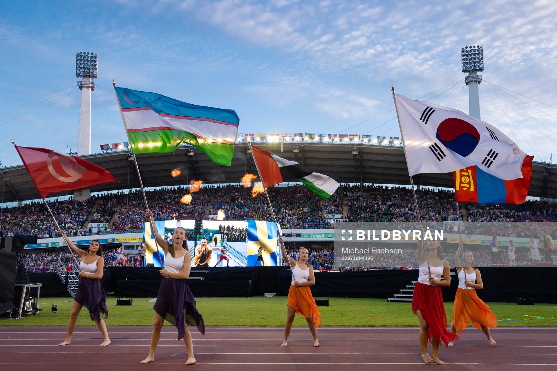 Artister och dansare under invigningen av Gothia Cup den 18 juli 2022 i Göteborg. 