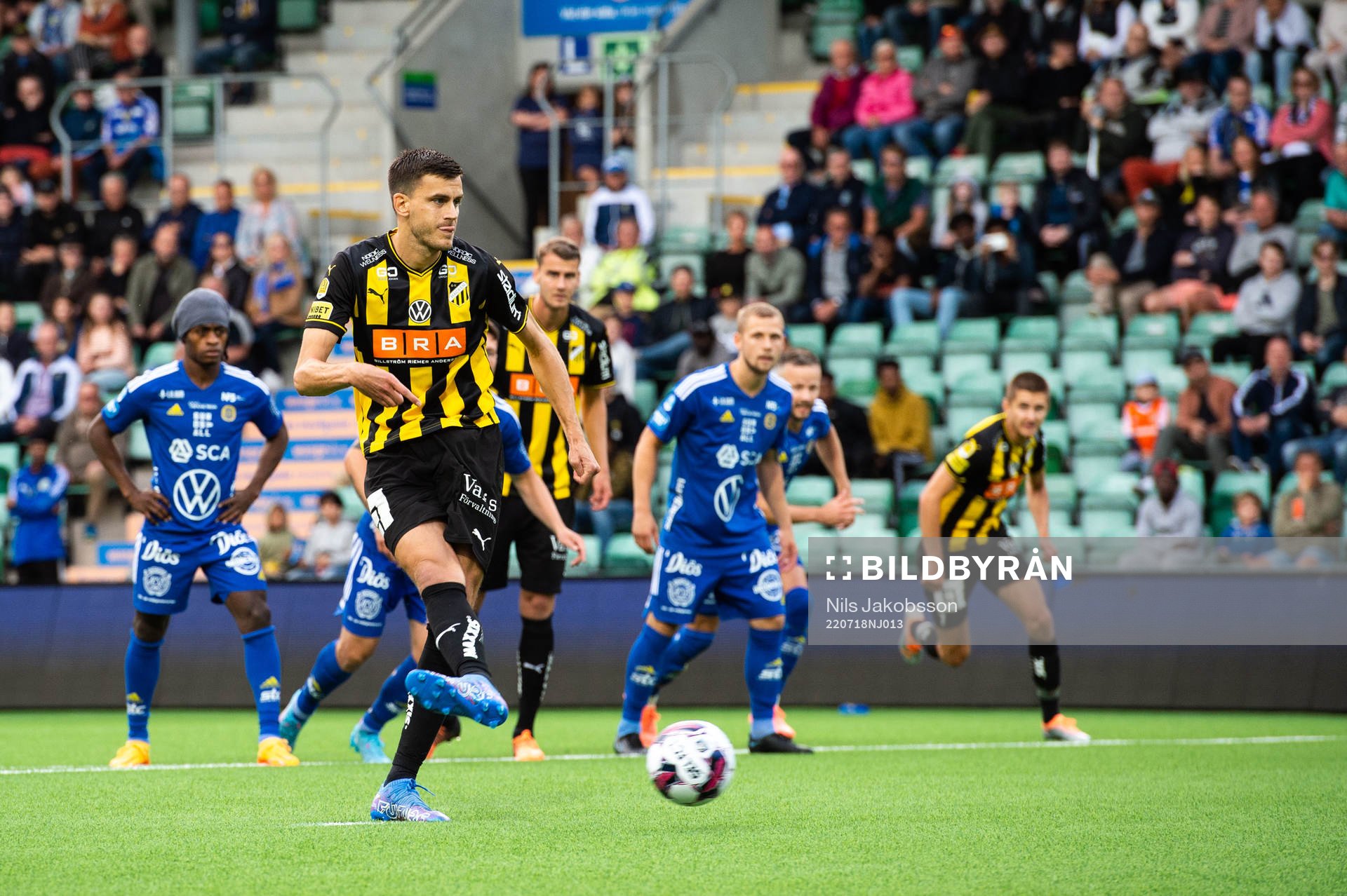 Häckens Alexander Jeremejeff gör 1-0 på straff