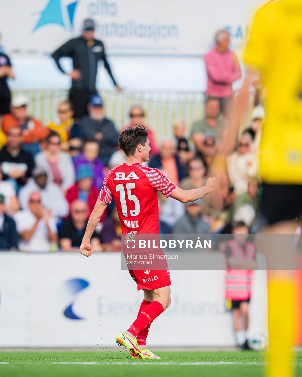 Kasper Holmboe Skaanes of Brann celebrates
