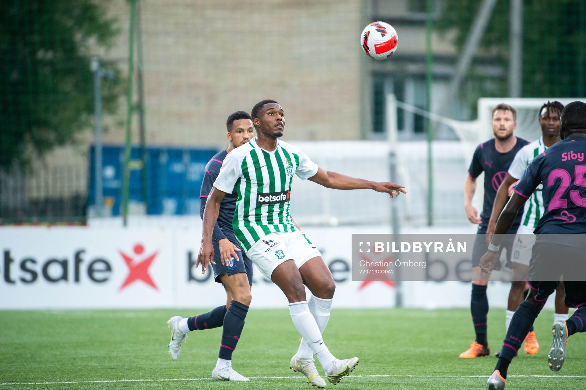 Renan Abner Do Carmo De Oliveira of FK Zalgiris and Martin