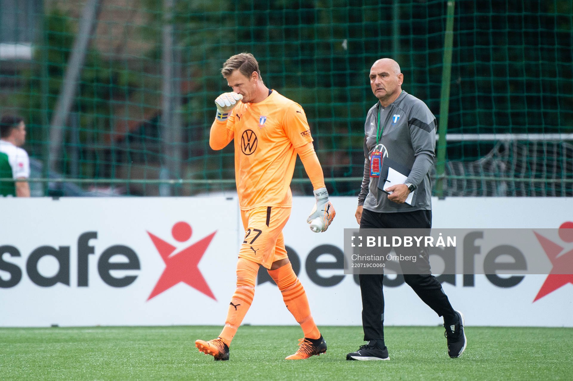 Goalkeeper Johan Dahlin and goalkeeper coach Jonnie Fedel