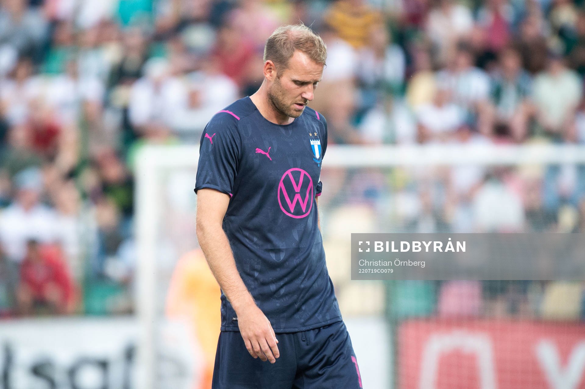 Ola Toivonen of Malmö FF looks dejected