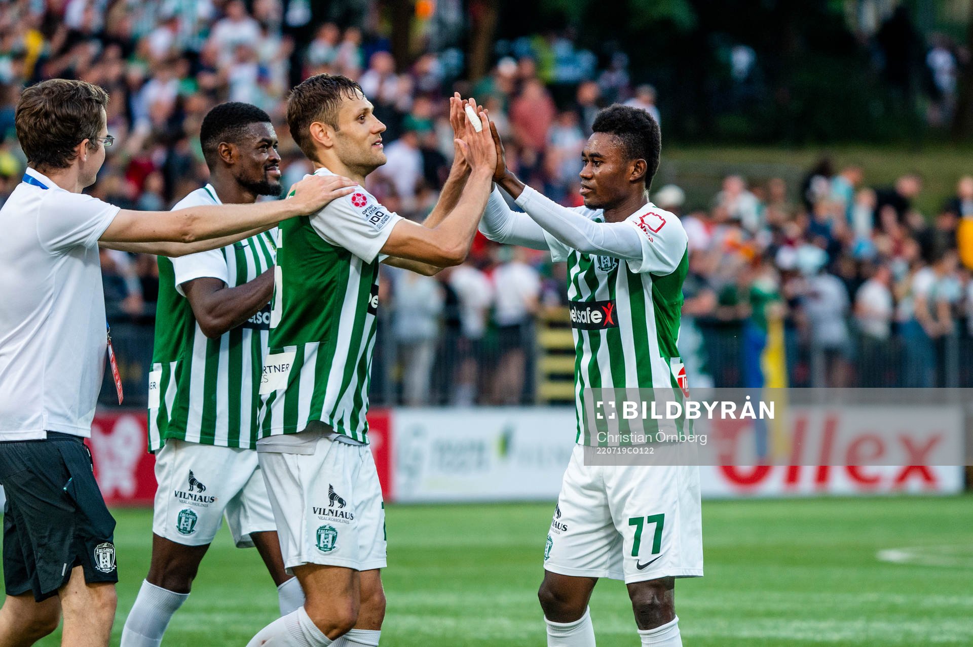 The players of FK Zalgiris celebrate