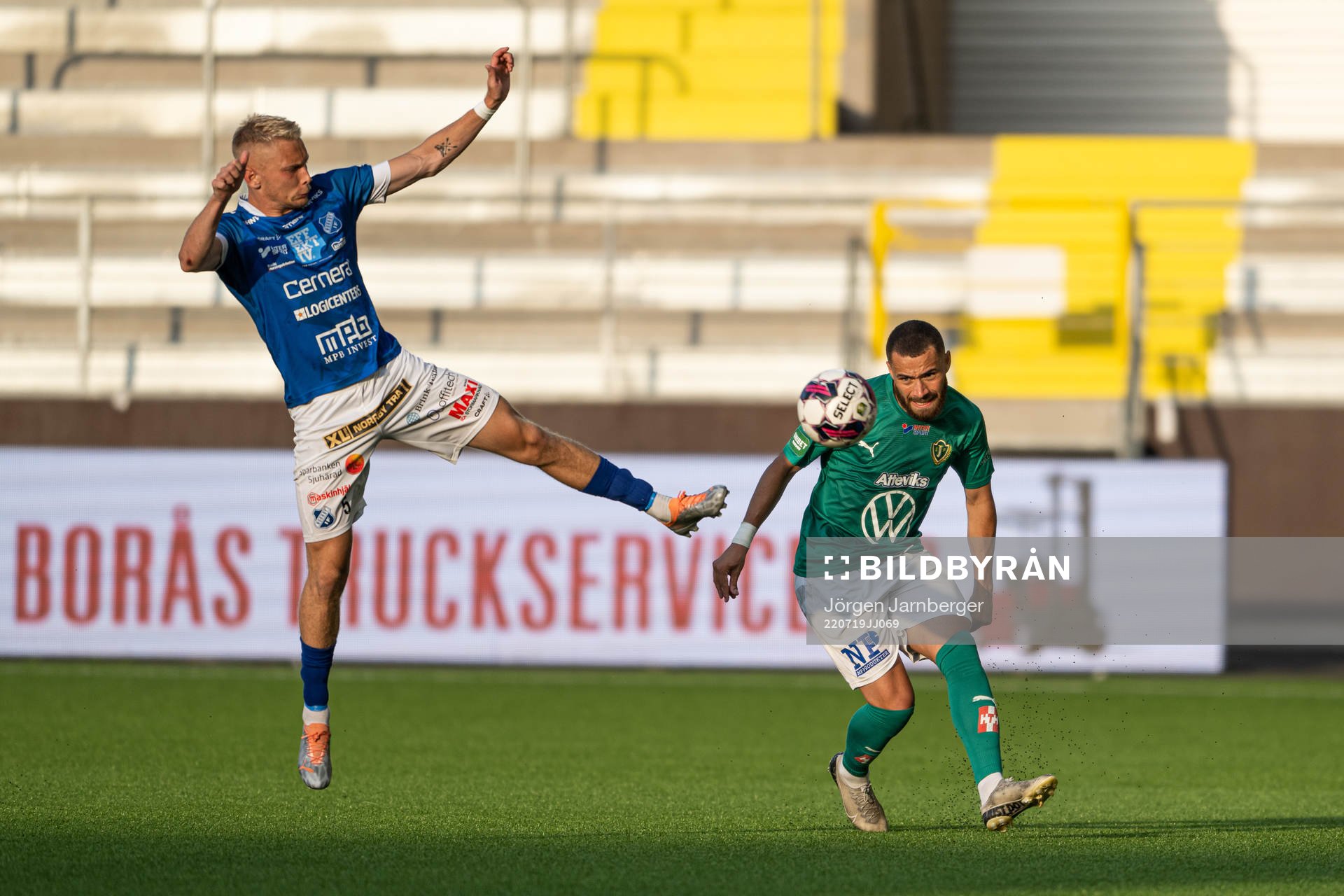 Jönköpings Malkolm Moenza  och Norrbys Johan Brannefalk