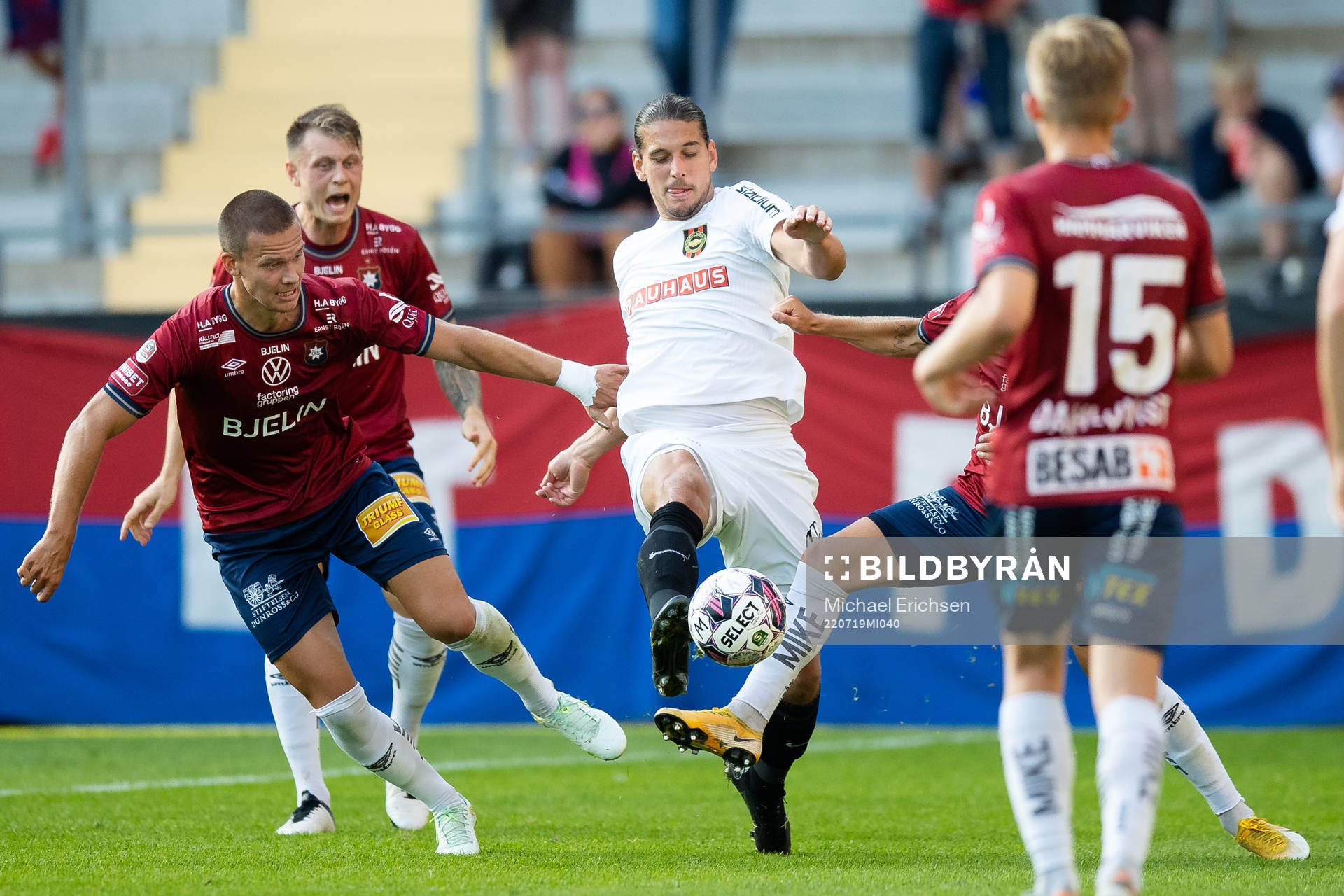 Örgrytes Arvid Brorsson och Brommapojkarnas Nikola Vasic