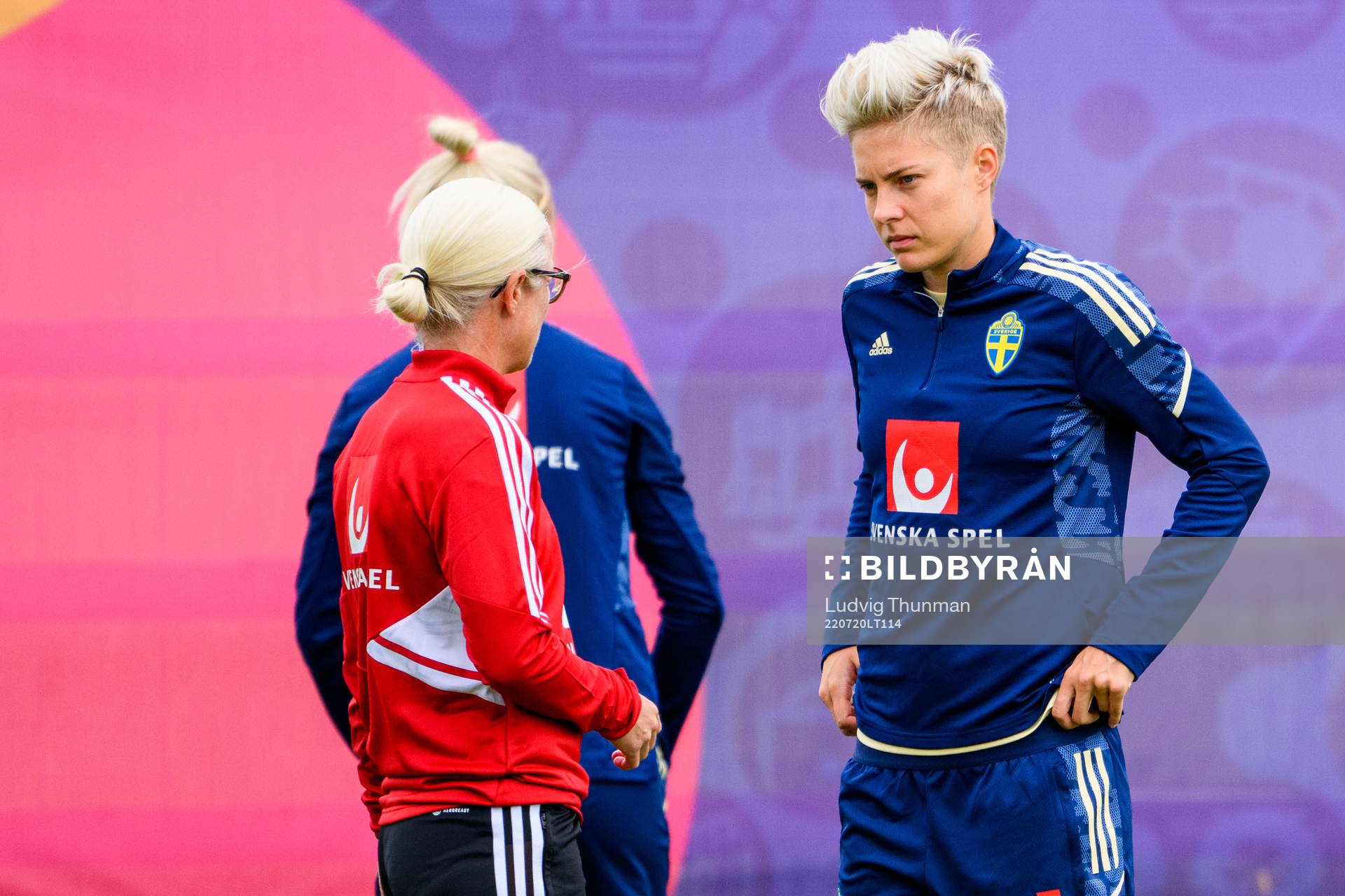 Victoria Sandell, assistant coach and Lina Hurtig of the