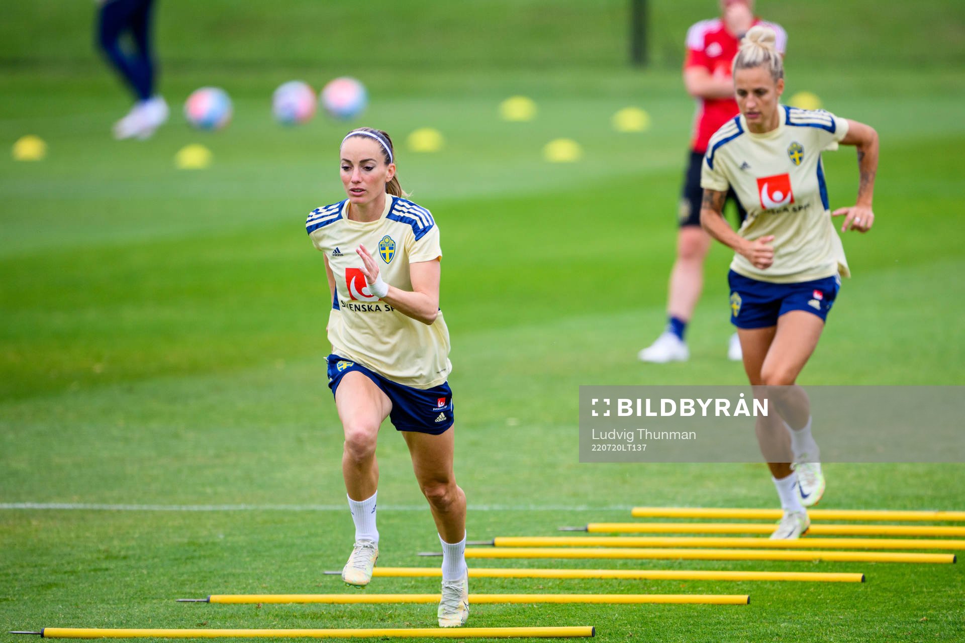 Kosovare Asllani and Nathalie Björn of the Swedish women's