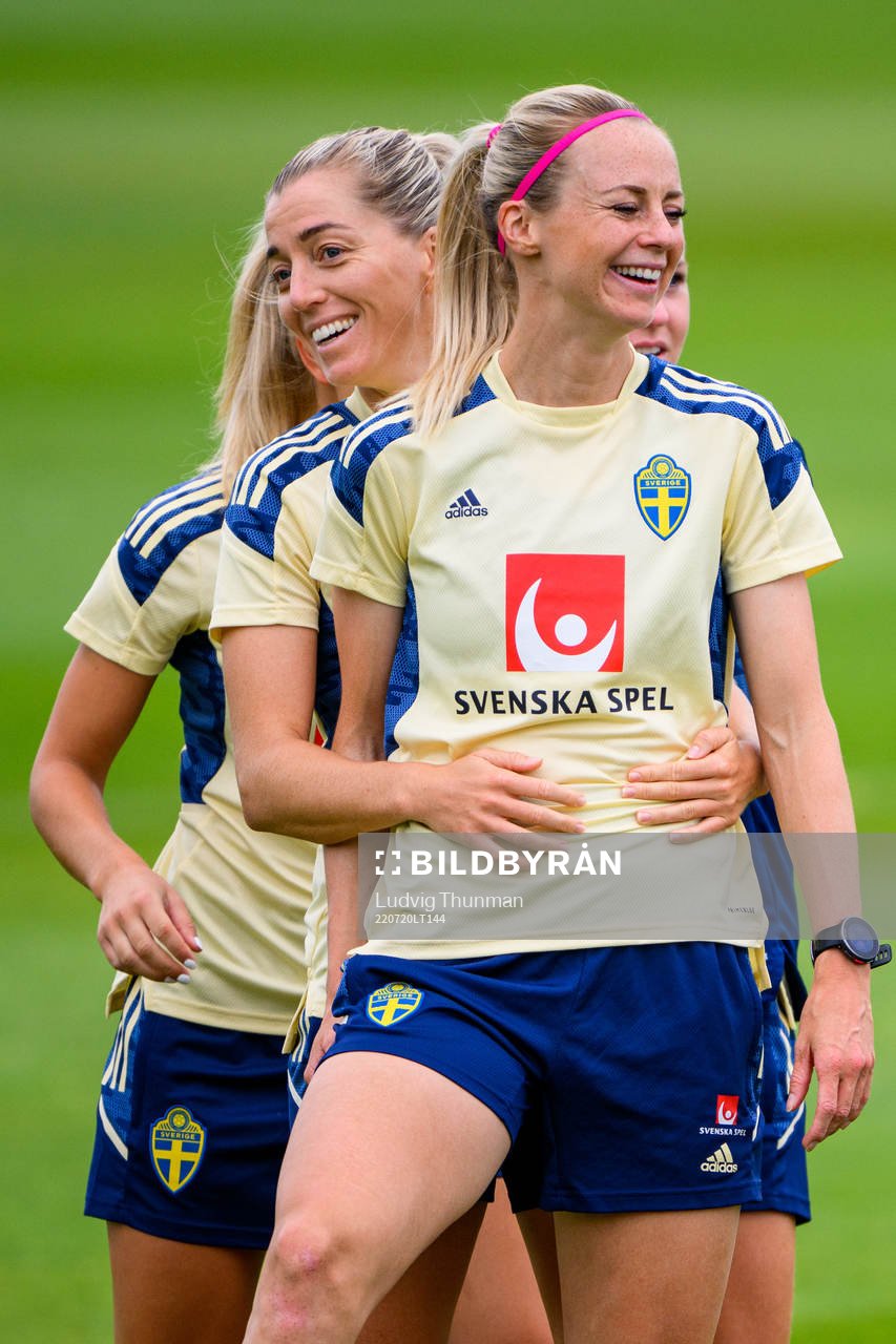 Linda Sembrant and Amanda Ilestedt of the Swedish women's