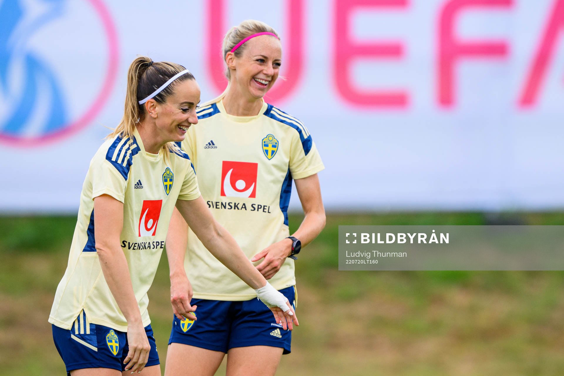 Kosovare Asllani and Amanda Ilestedt of the Swedish women's