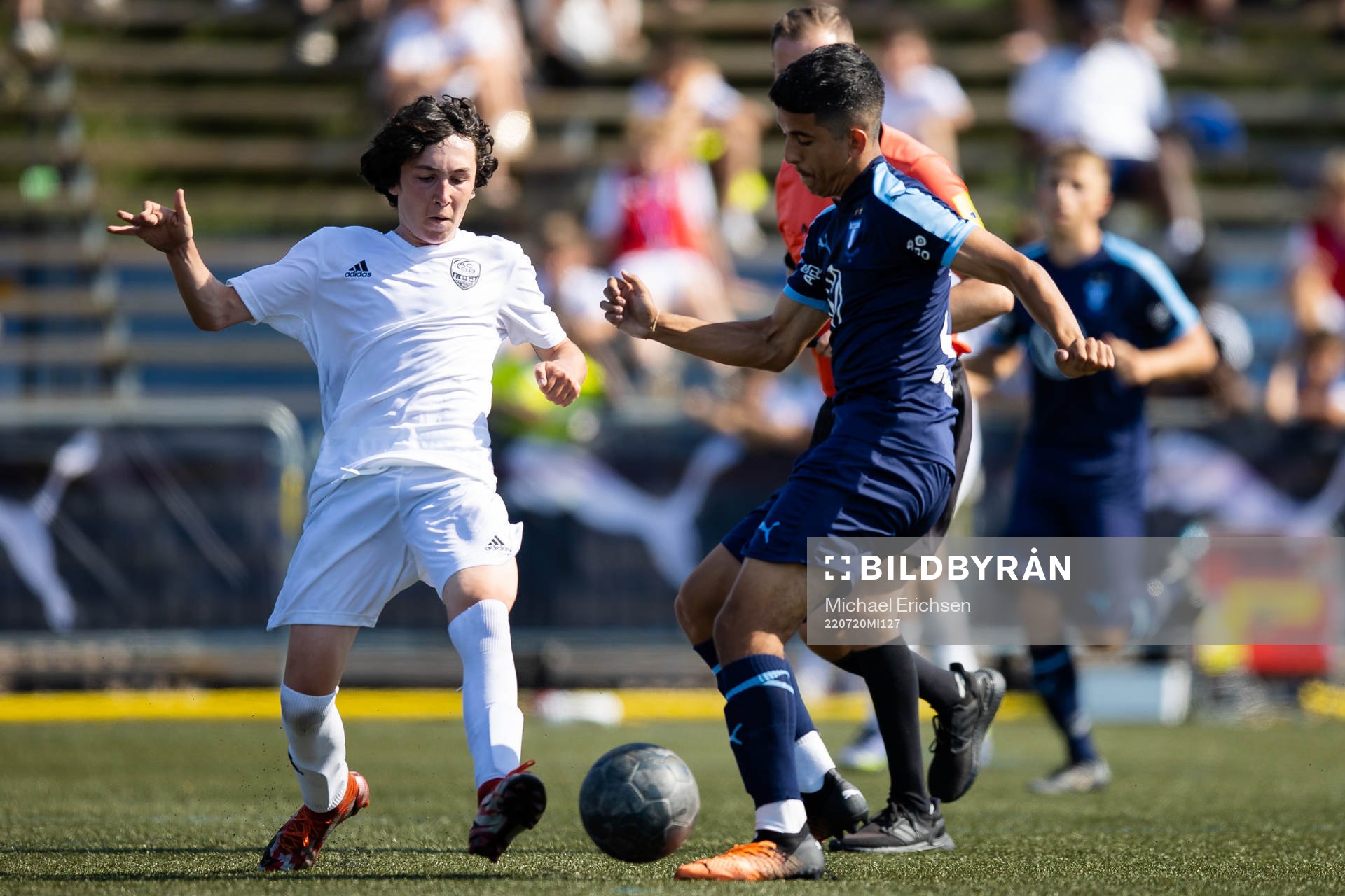 Kamp om bollen under fotbollsmatchen i Gothia Cup mellan Malmö FF och ACBB Paris den 20 juli 2022 i Göteborg. 