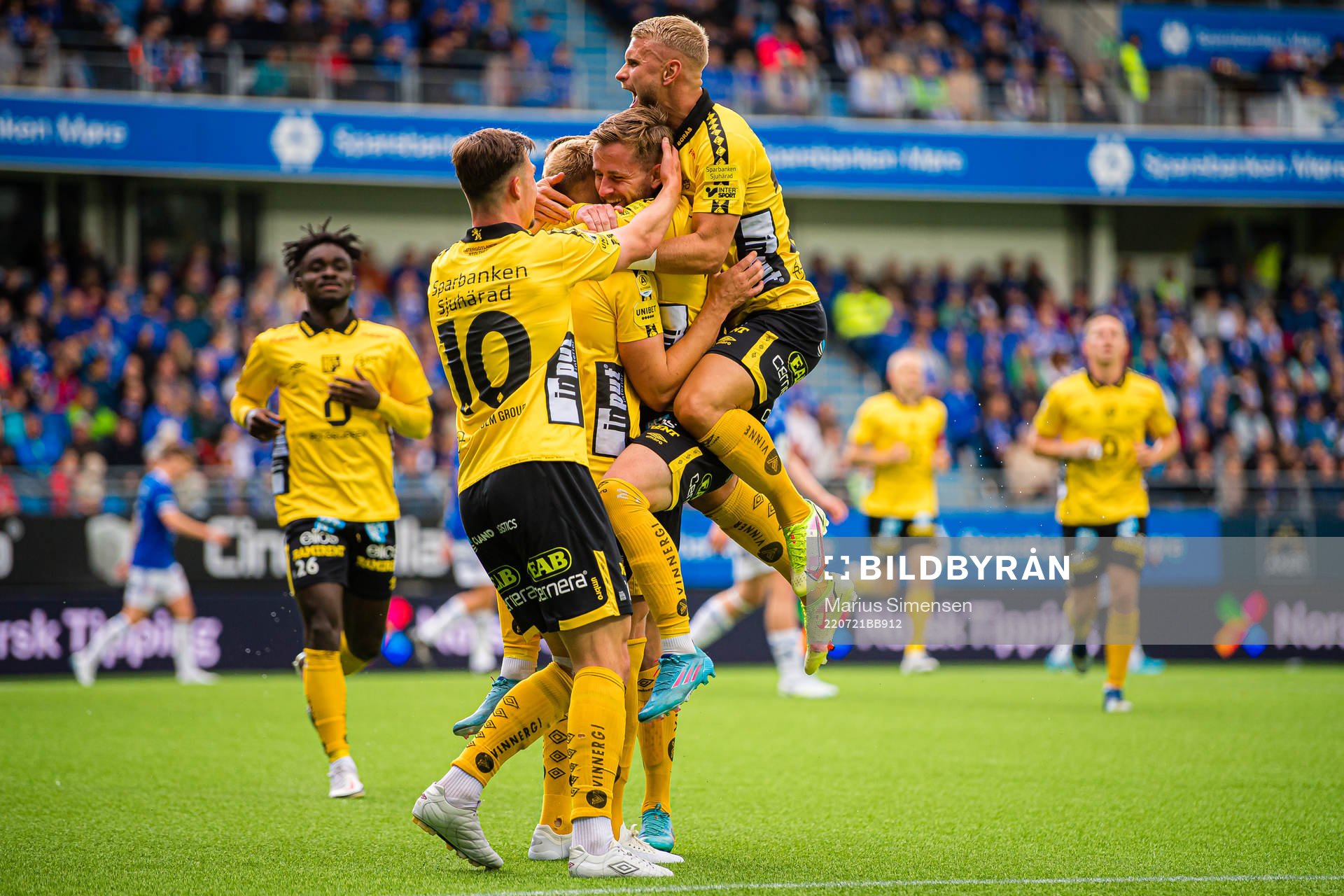 Rasmus Alm of Elfsborg celebrates