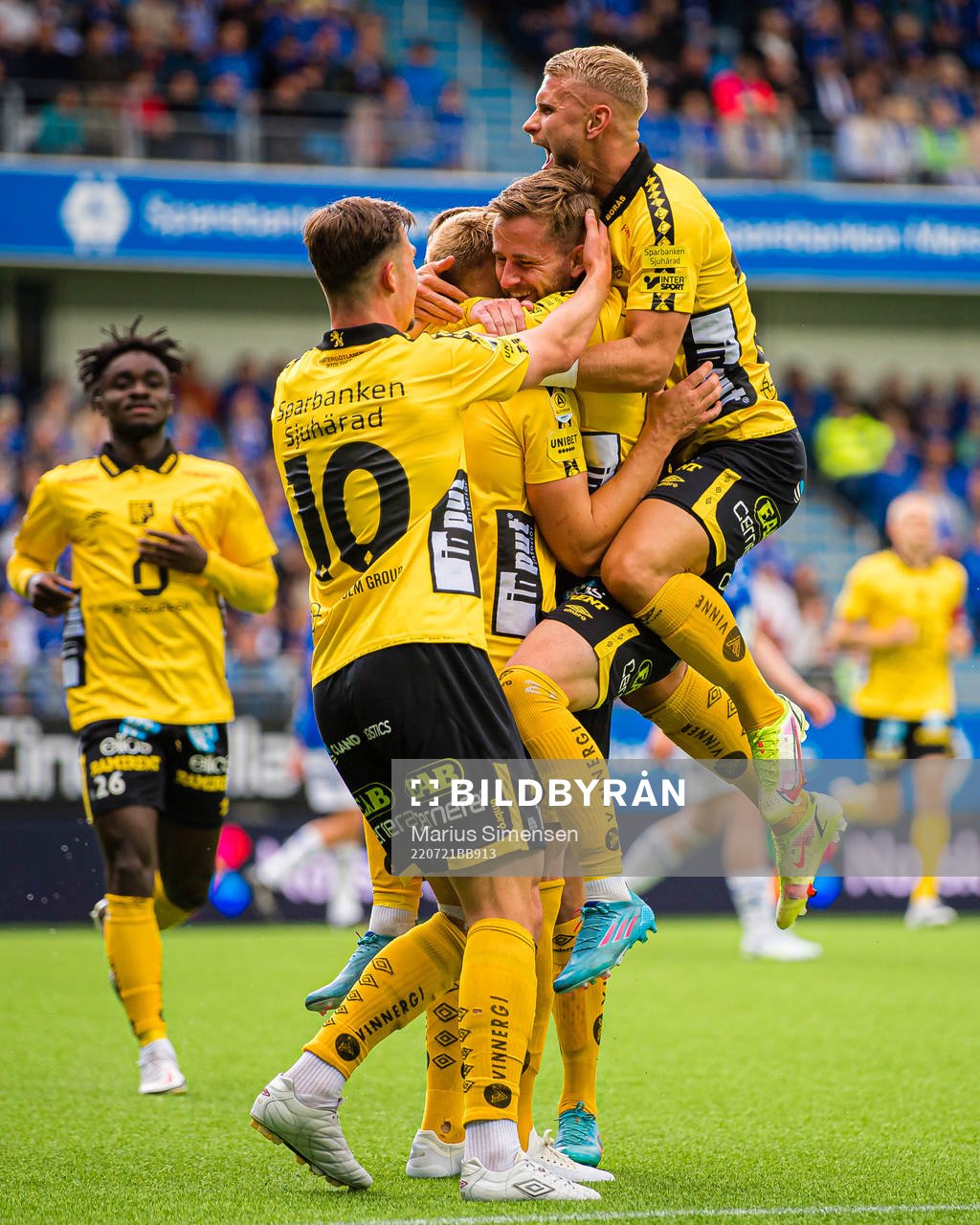 Rasmus Alm of Elfsborg celebrates