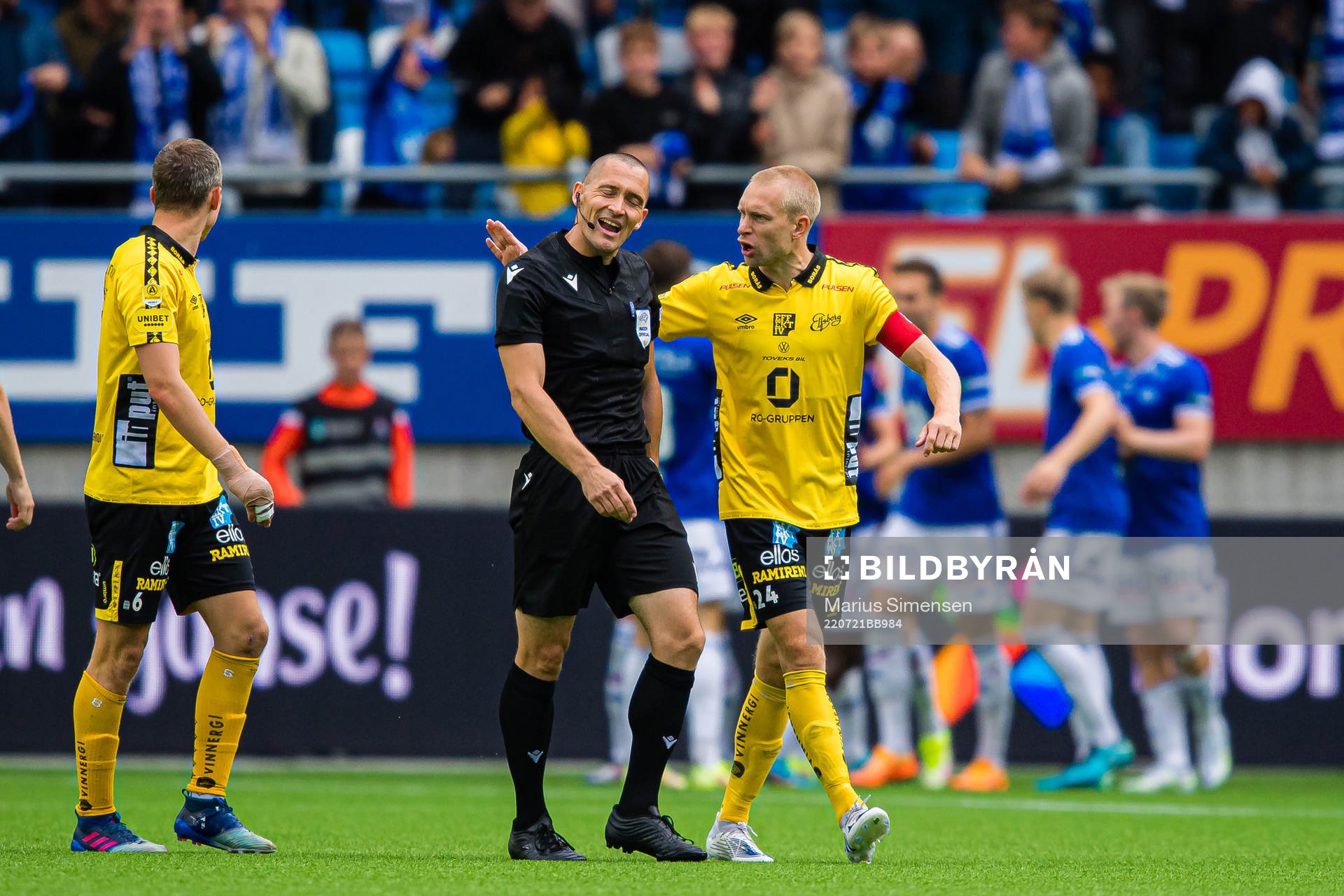 Johan Larsson of Elfsborg reacts
