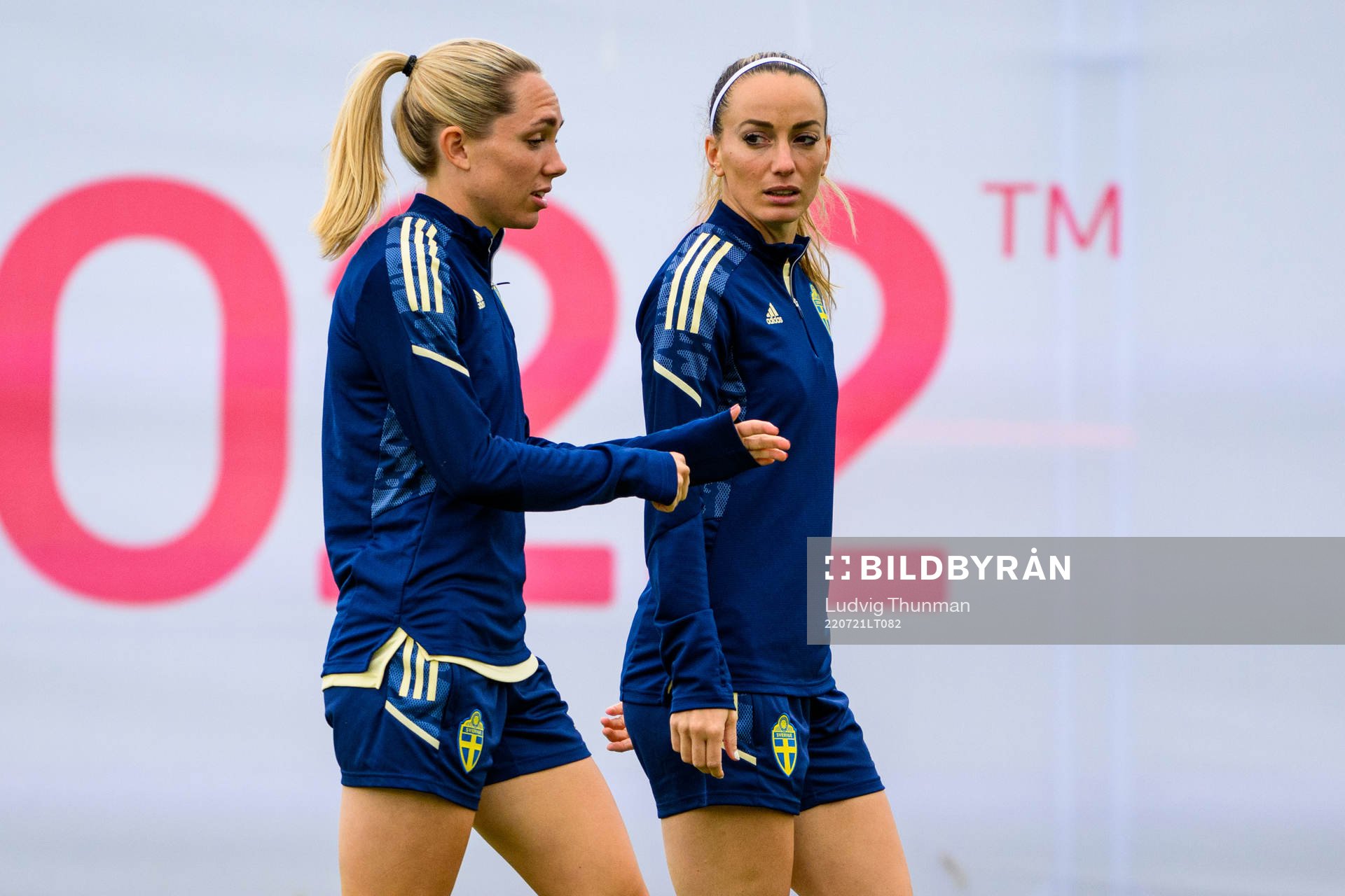Elin Rubensson and Kosovare Asllani of the Swedish women's