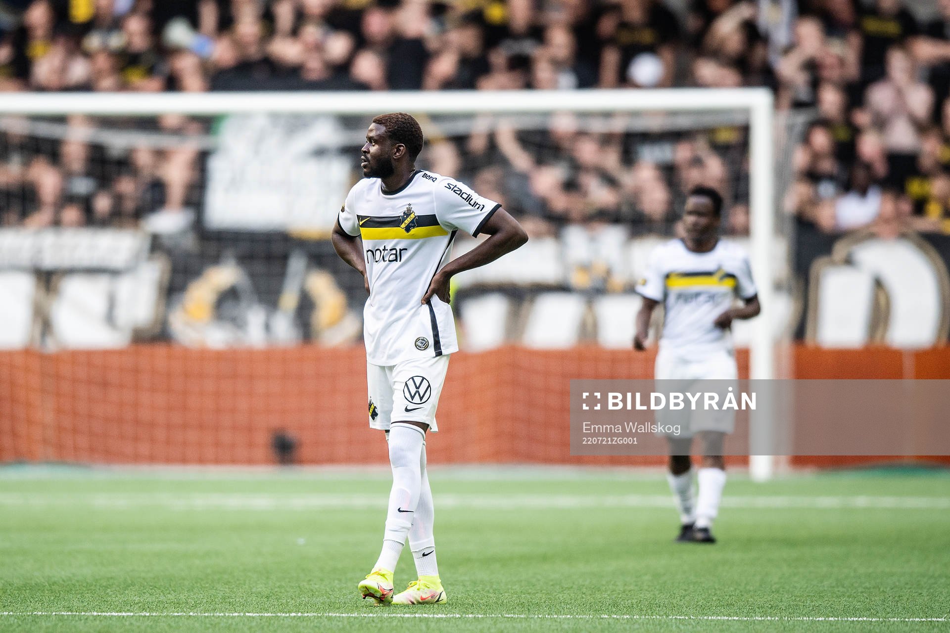 Benjamin Mbunga Kimpioka of AIK looks dejected