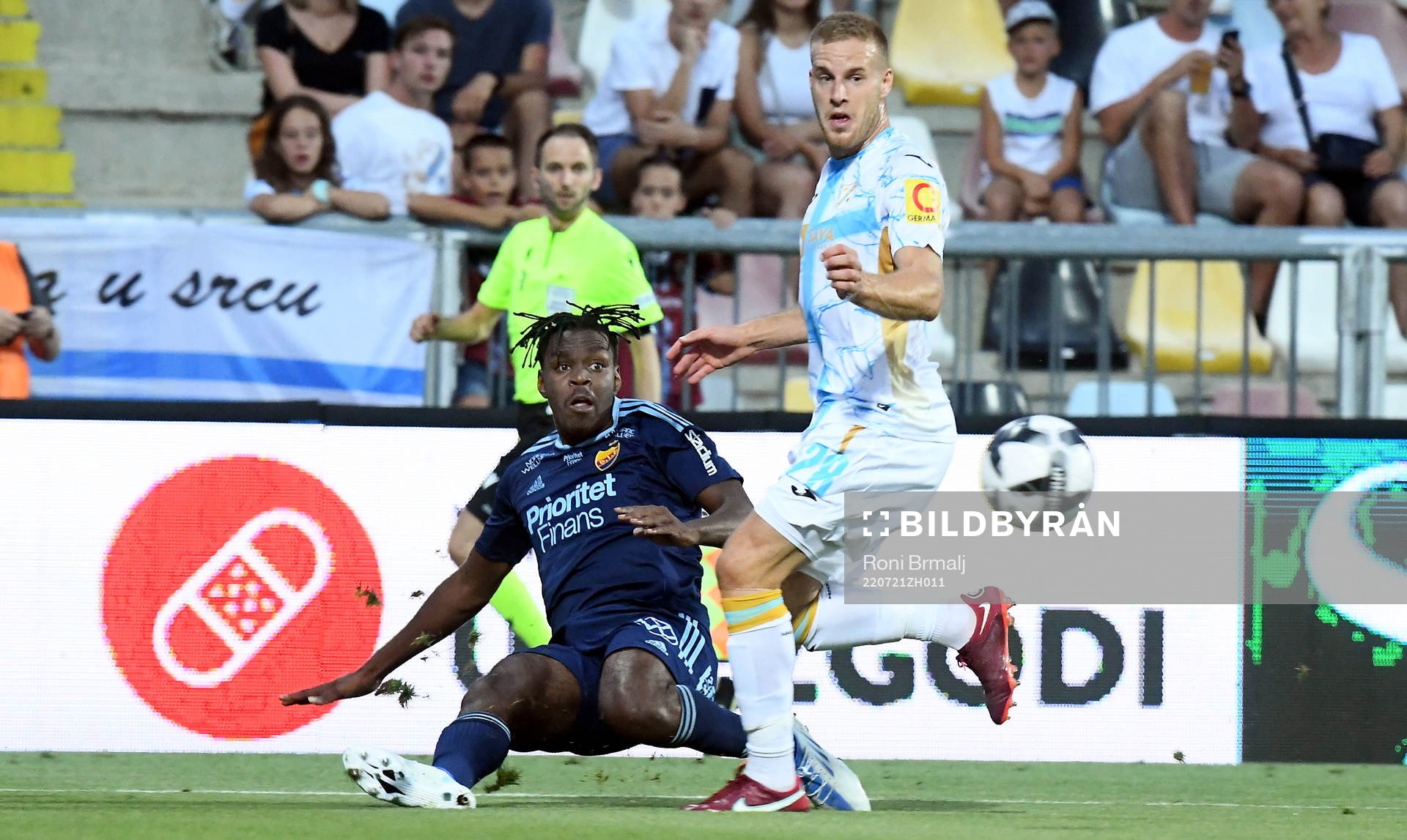Ivan Smolcic of of Rijeka and Joel Asoro of Djurgården