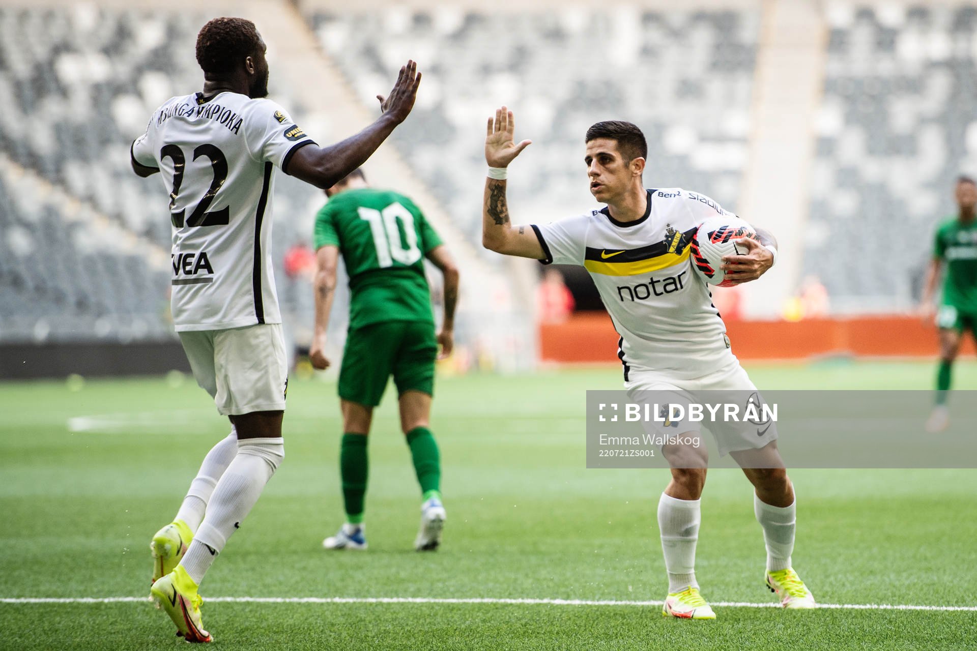 Benjamin Mbunga Kimpioka and Nicolas Stefanelli of AIK