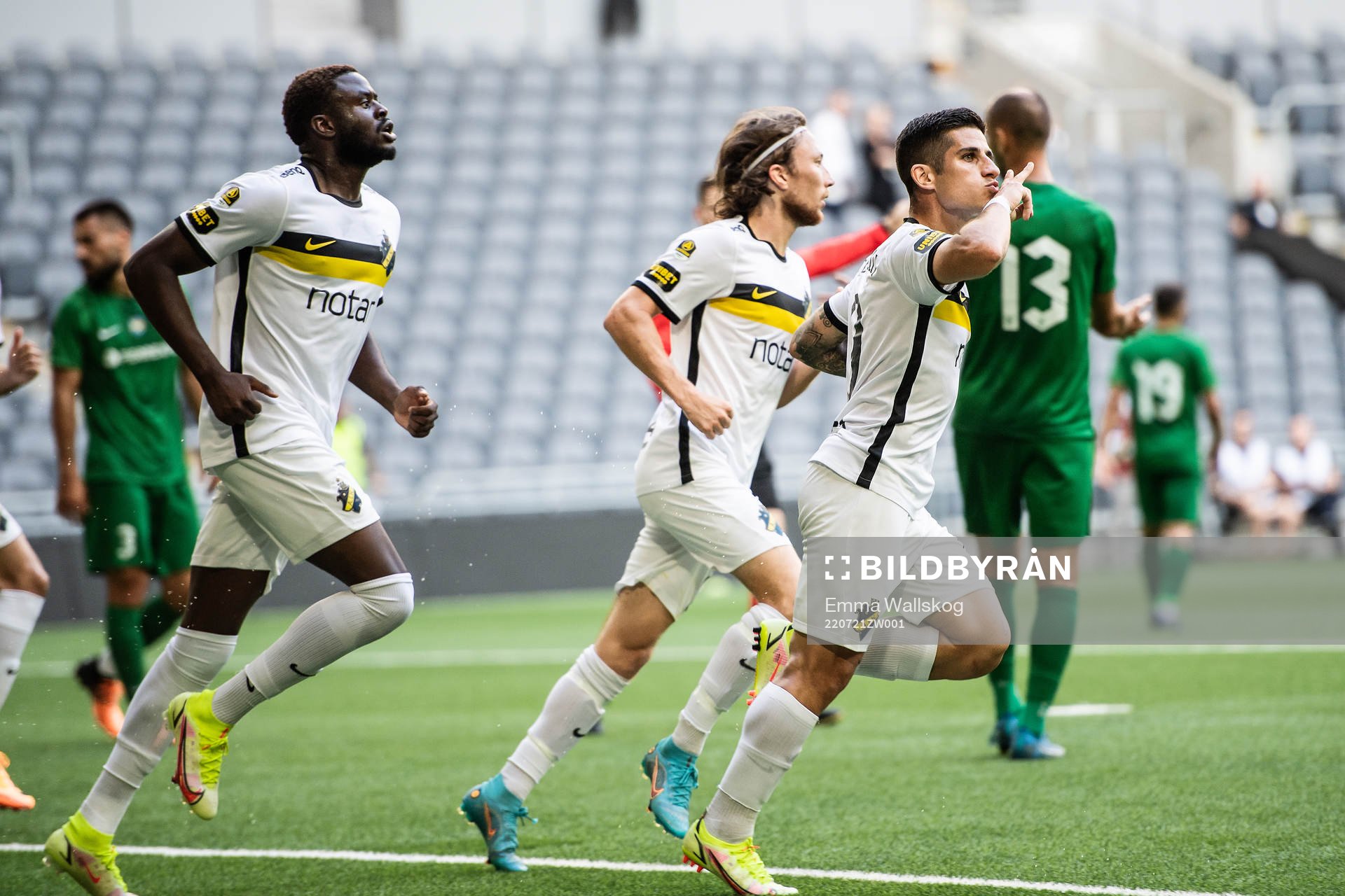 Benjamin Mbunga Kimpioka, Nicolas Stefanelli and Nicolas