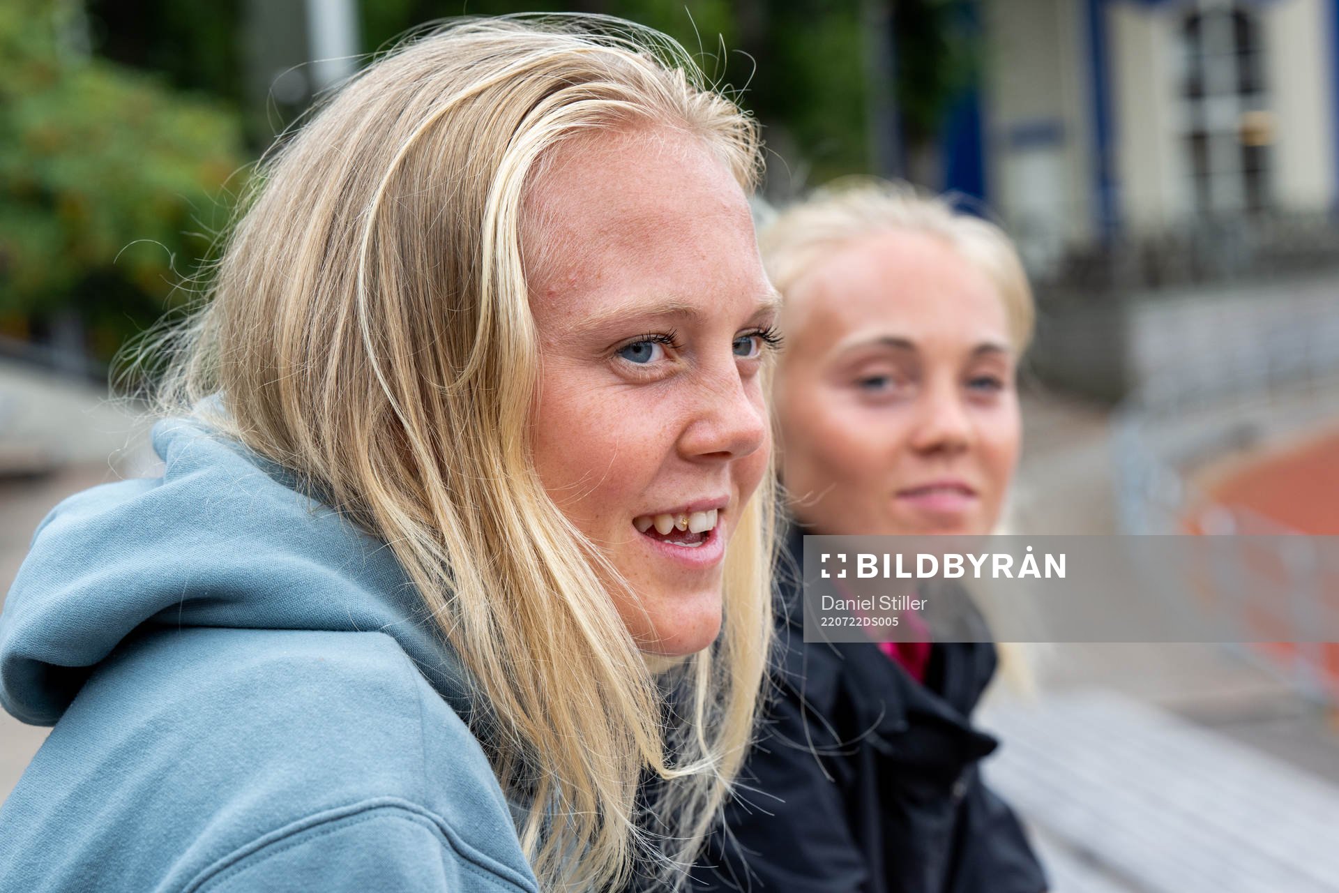 Molly Johansson som spelar fotboll i BK Häcken och systern