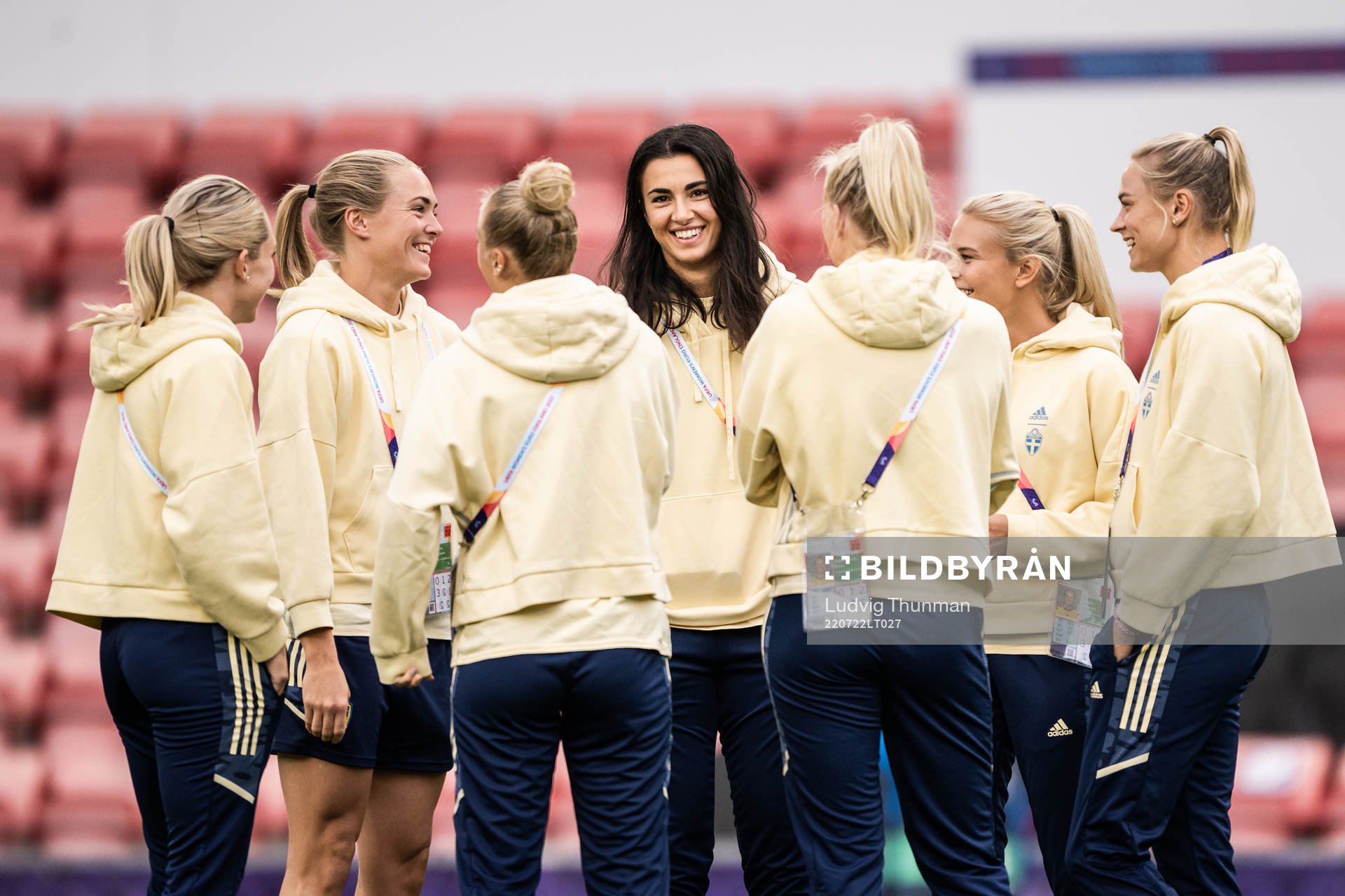 Magdalena Eriksson, goalkeeper Zecira Musovic, Amanda