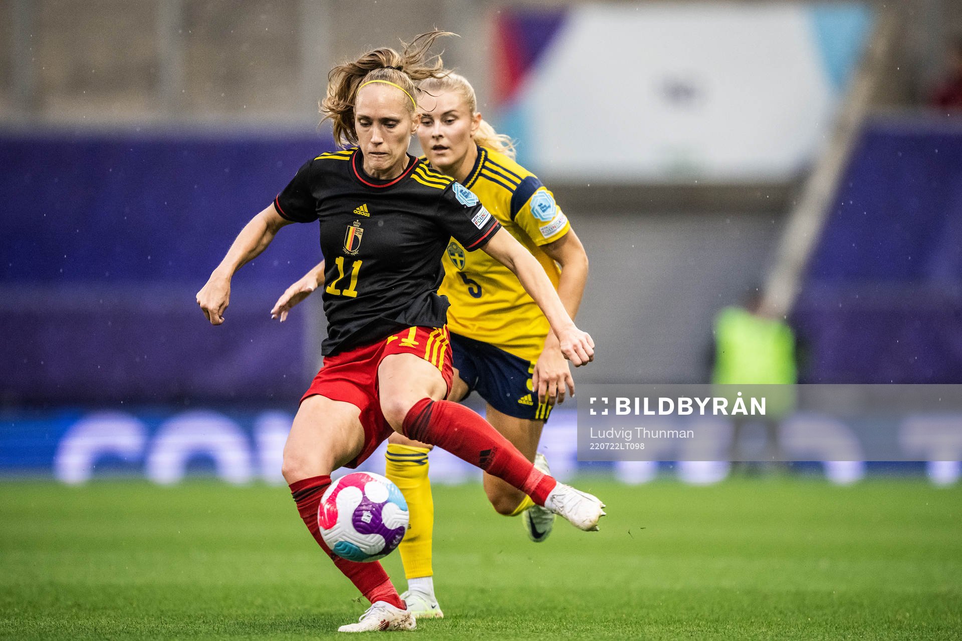 Janice Cayman of Belgium and Amanda Nilden of Sweden