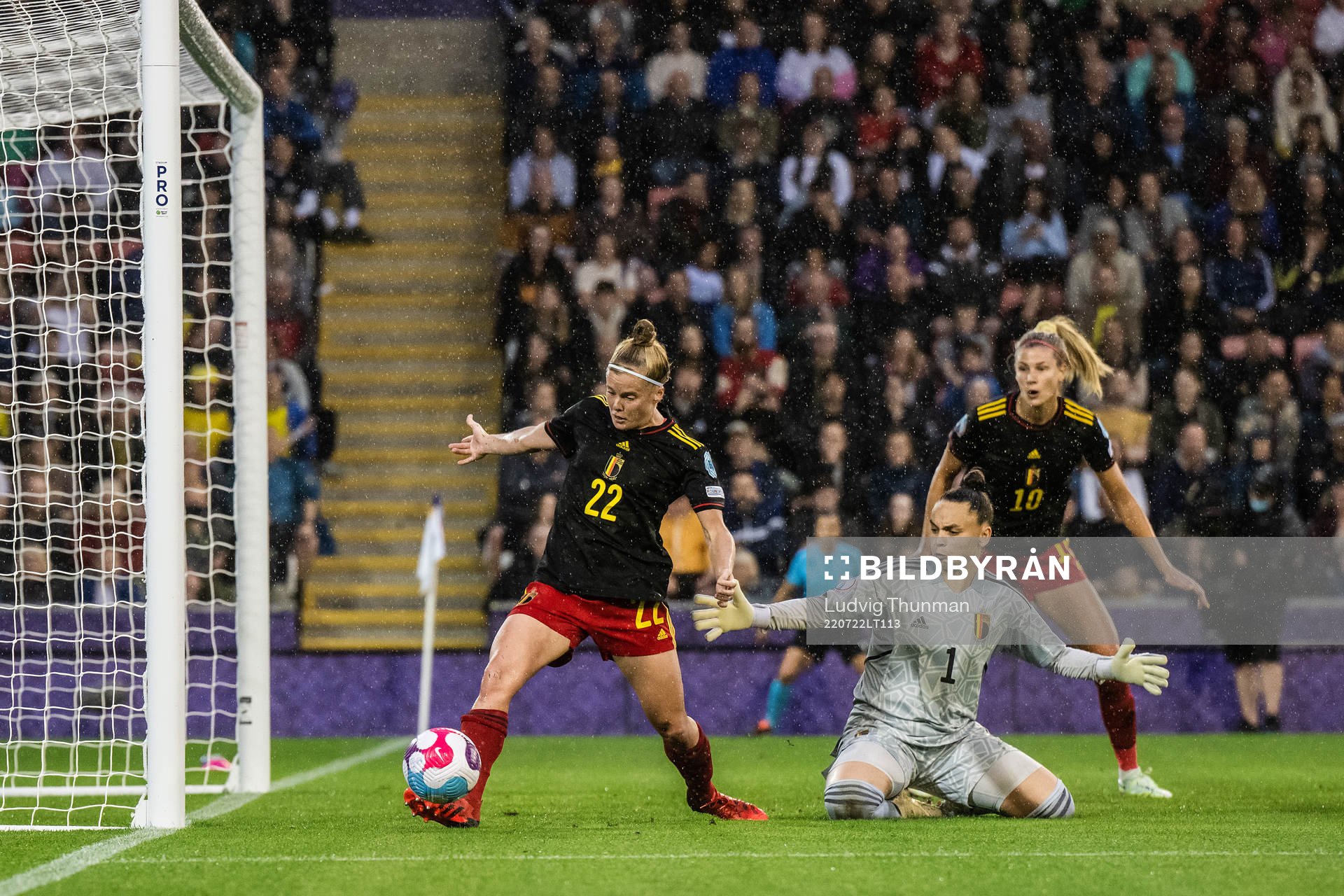 Laura Deloose of Belgium