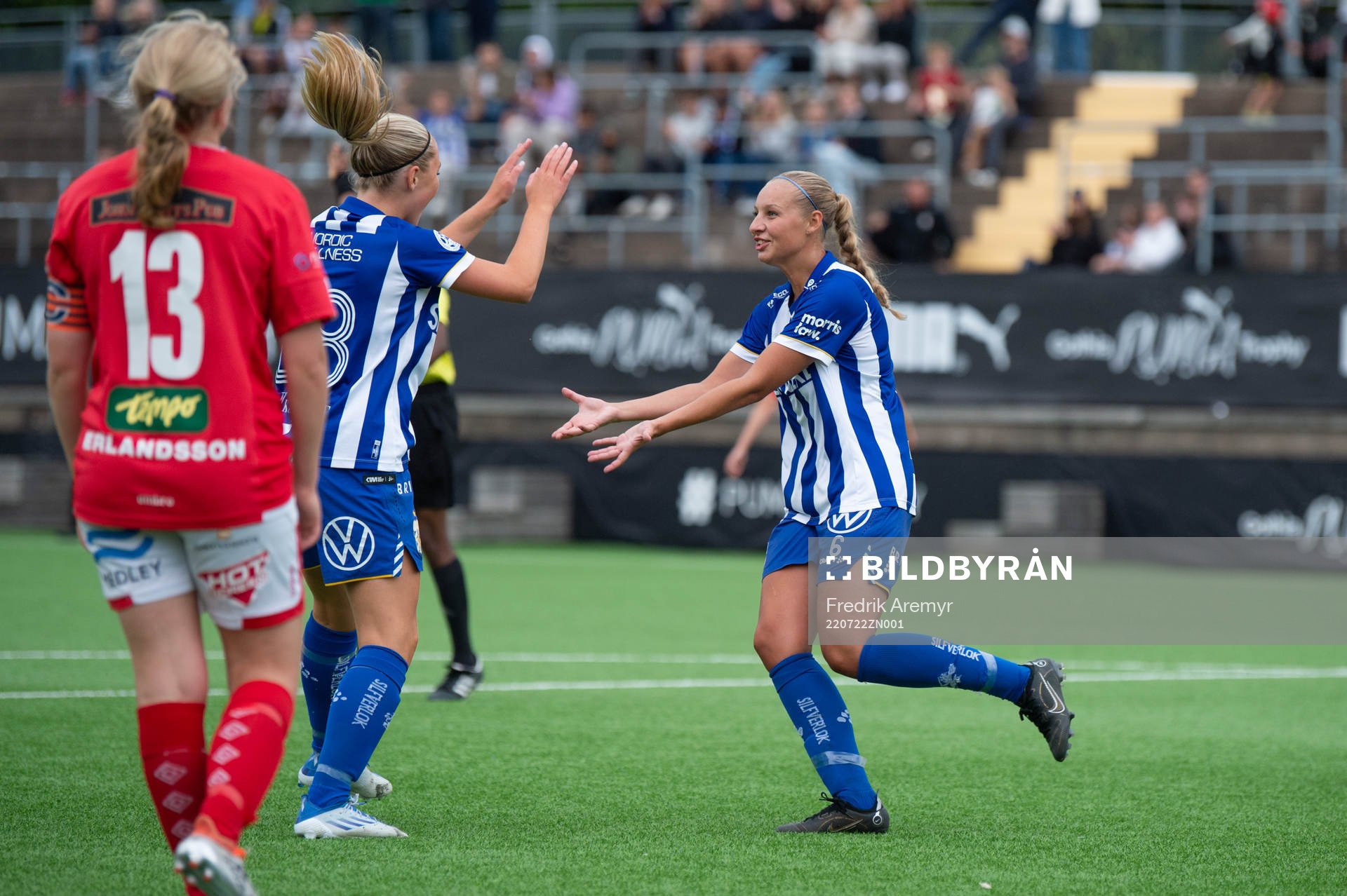 IFK Göteborgs spelare Ebba Fjordskär och Filippa Hopkins