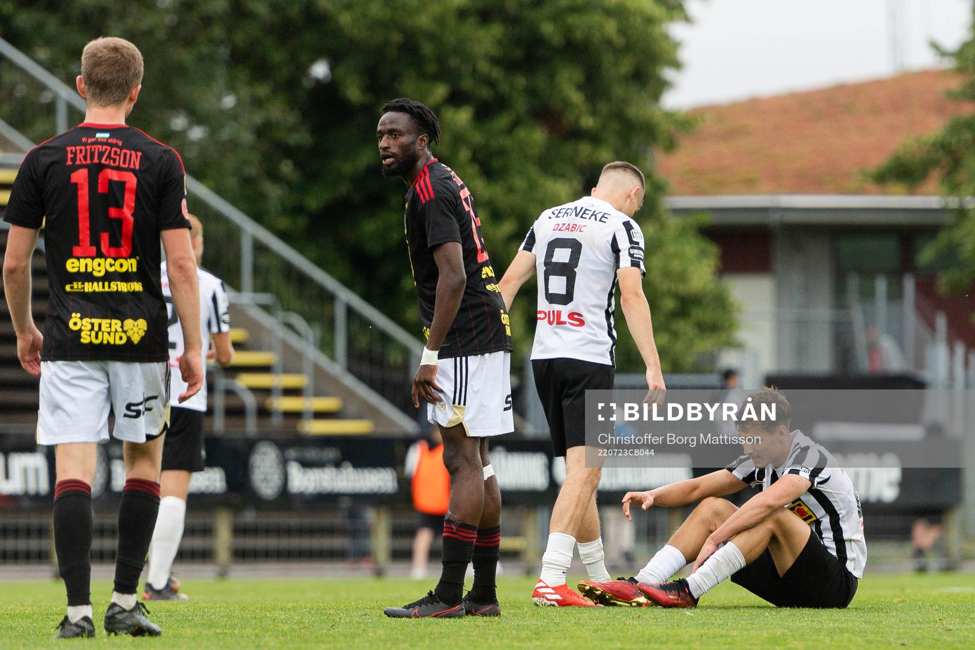 Östersunds och Landskronas spelare deppar