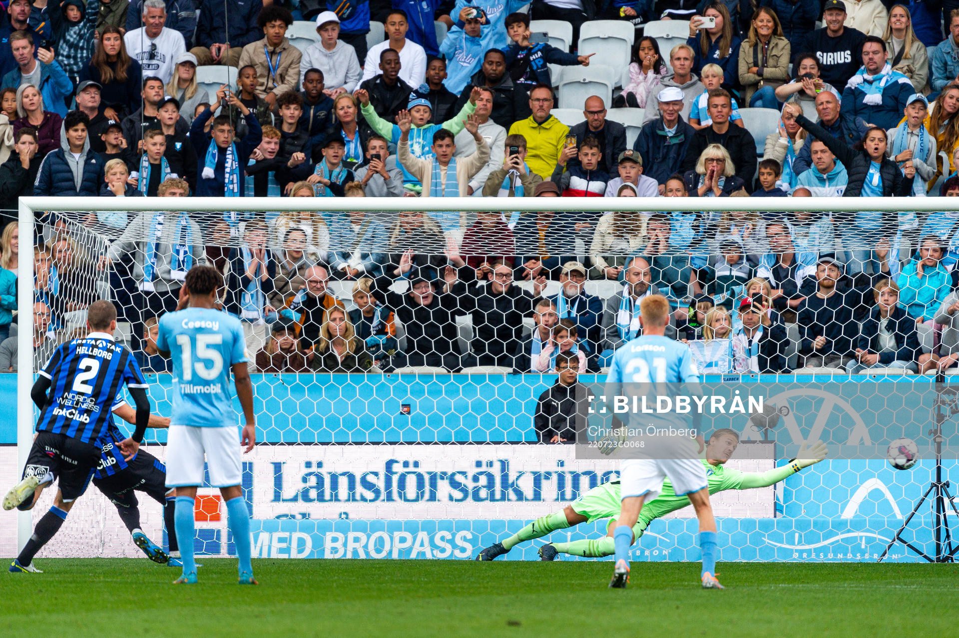 Sirius Filip Rogic gör 2-1 på straff bakom Malmö FFs