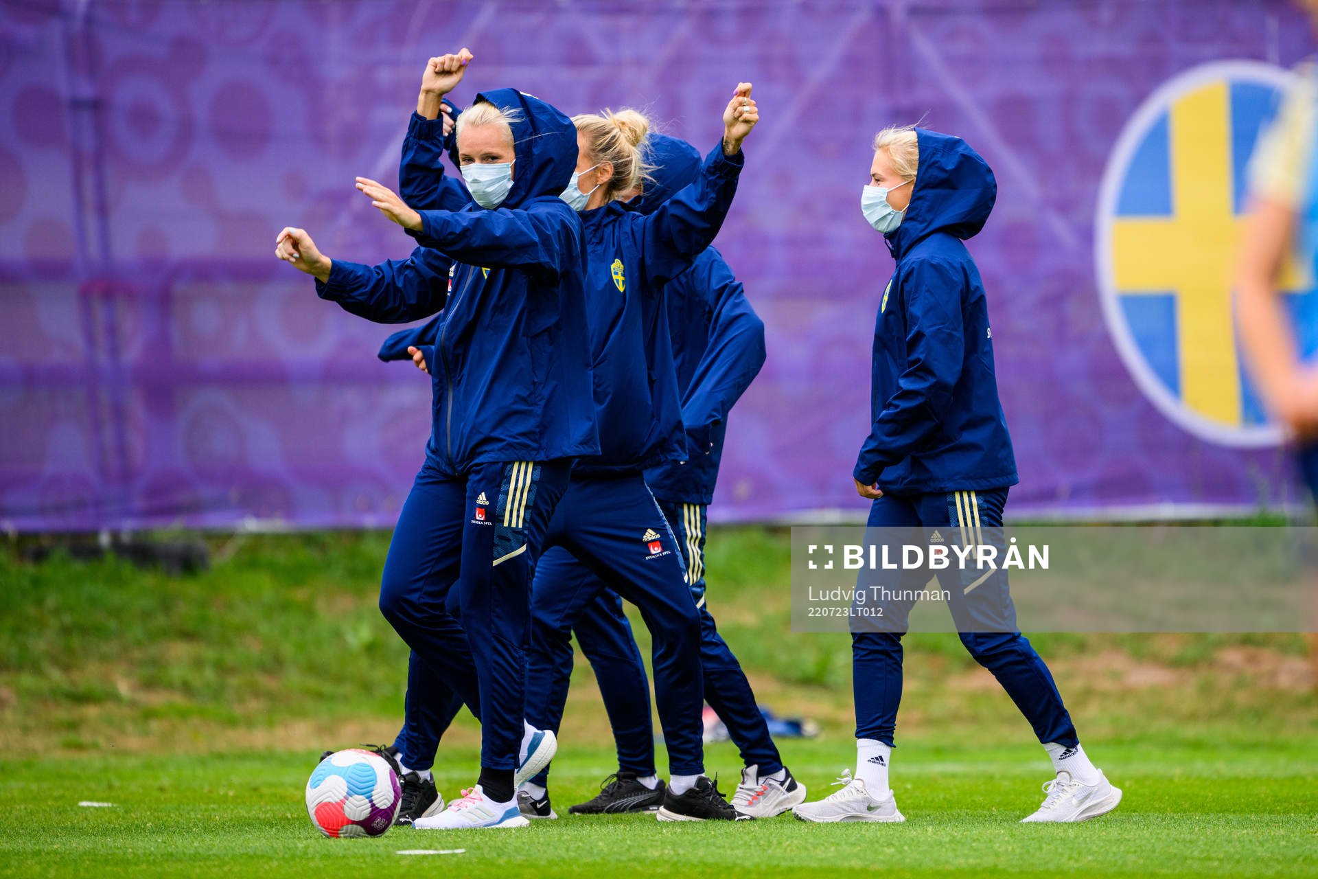 Stina Blackstenius and Amanda Nilden of the Swedish women's