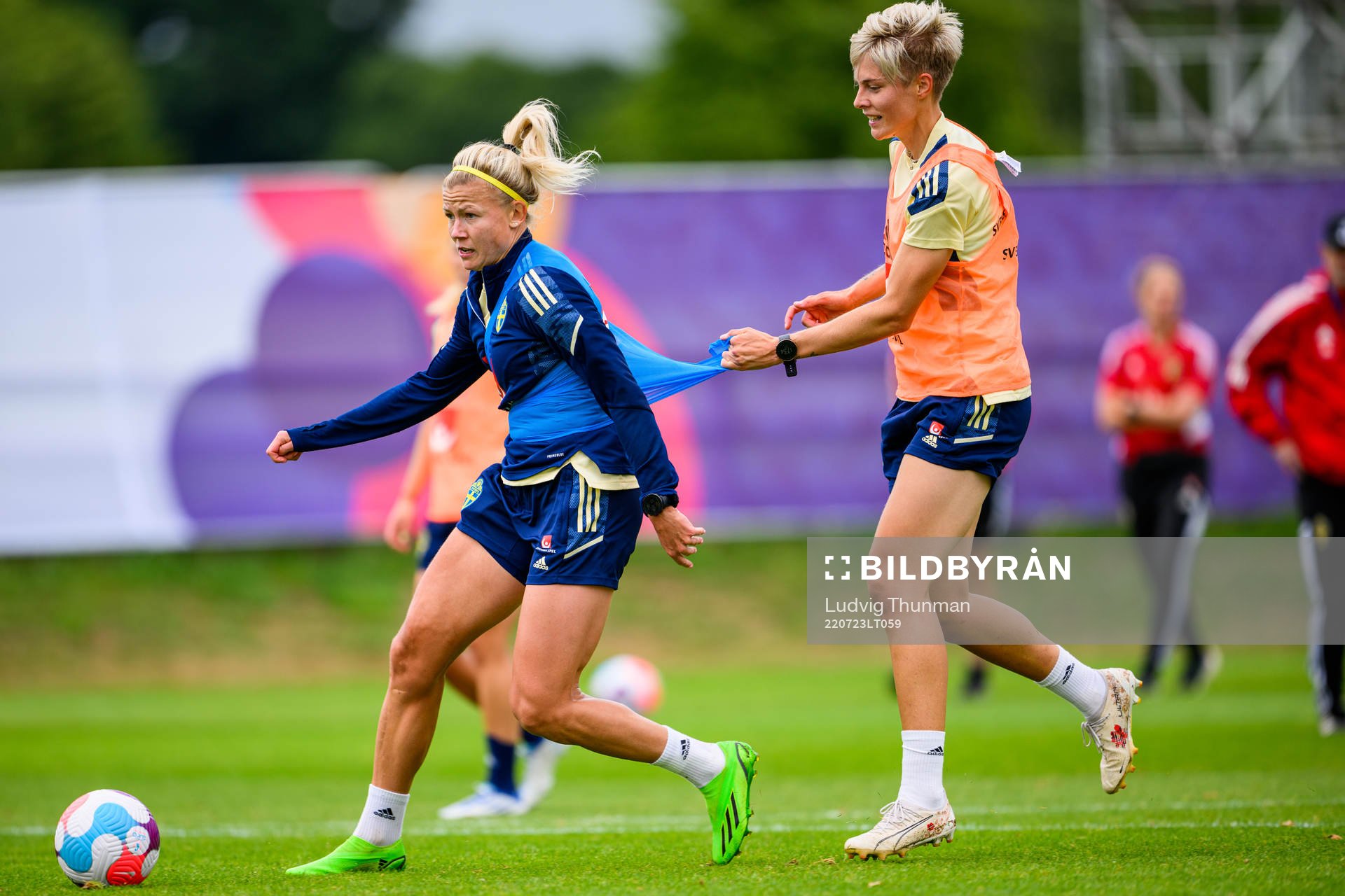 Lina Hurtig and Hanna Glas of the Swedish women's national