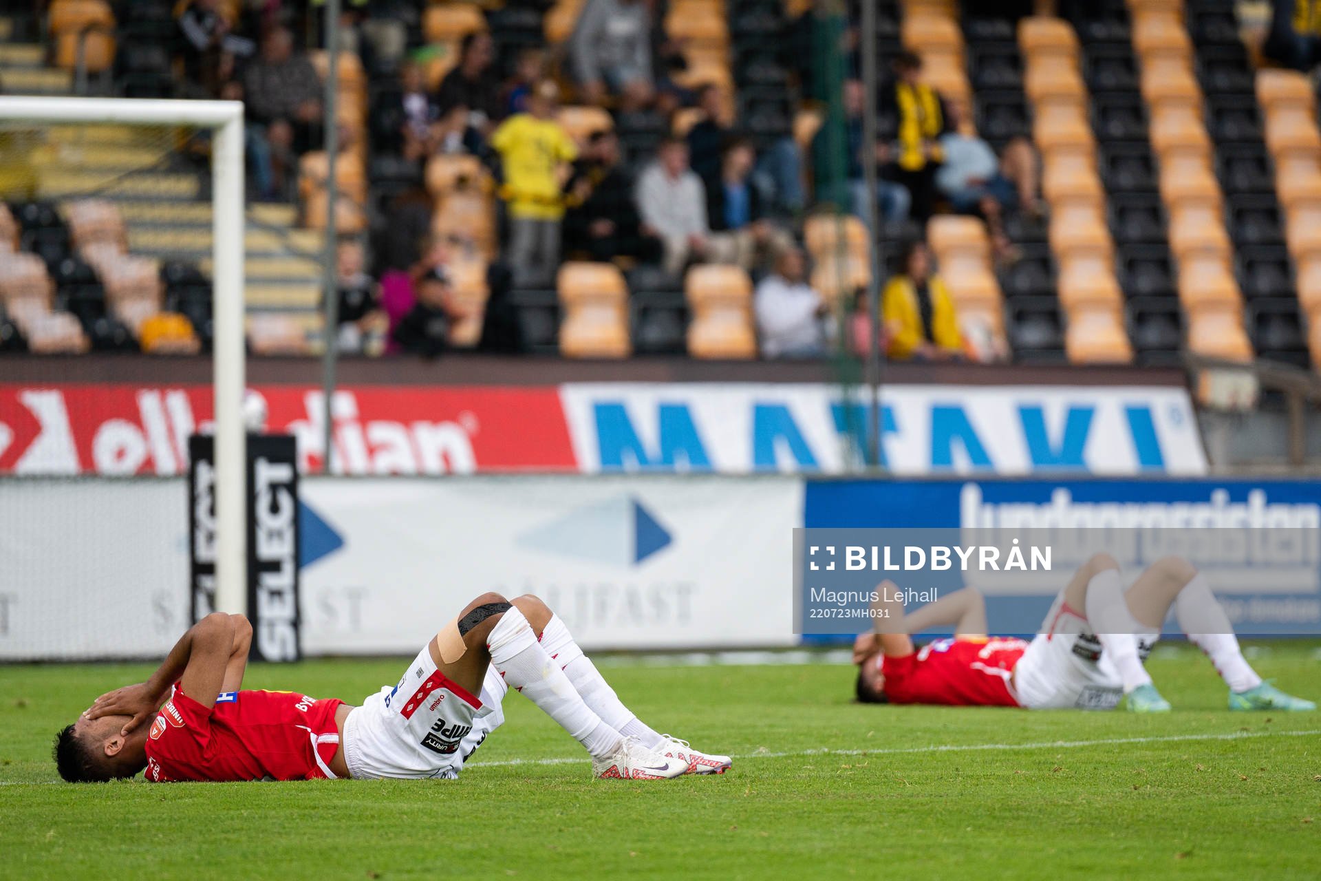 Degerfors Dijan Vukojevic och Elyas Bouzaiene deppar